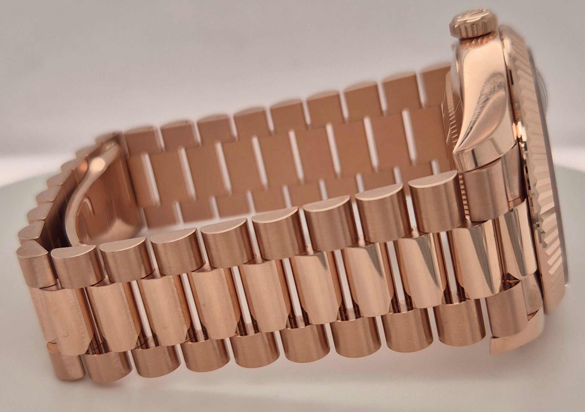 Rolex Day-Date 40 Olive Green Roman Everose Gold 228235 60th Anniversary side right