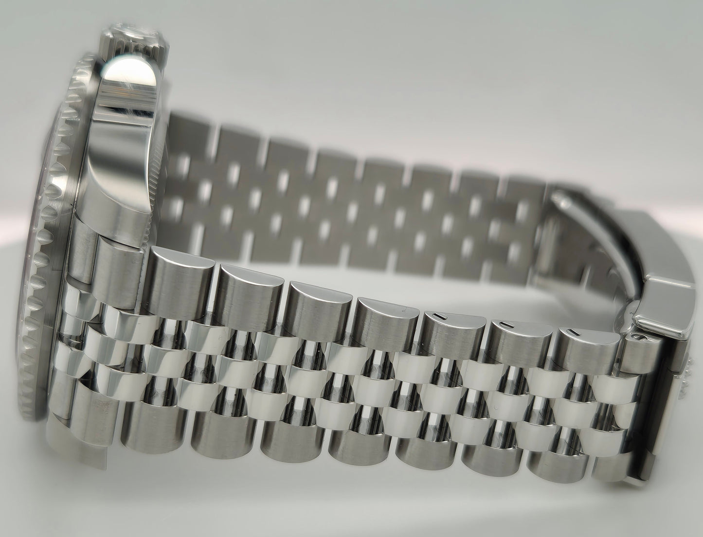 Rolex GMT-Master II Pepsi Jubilee 126710BLRO side left