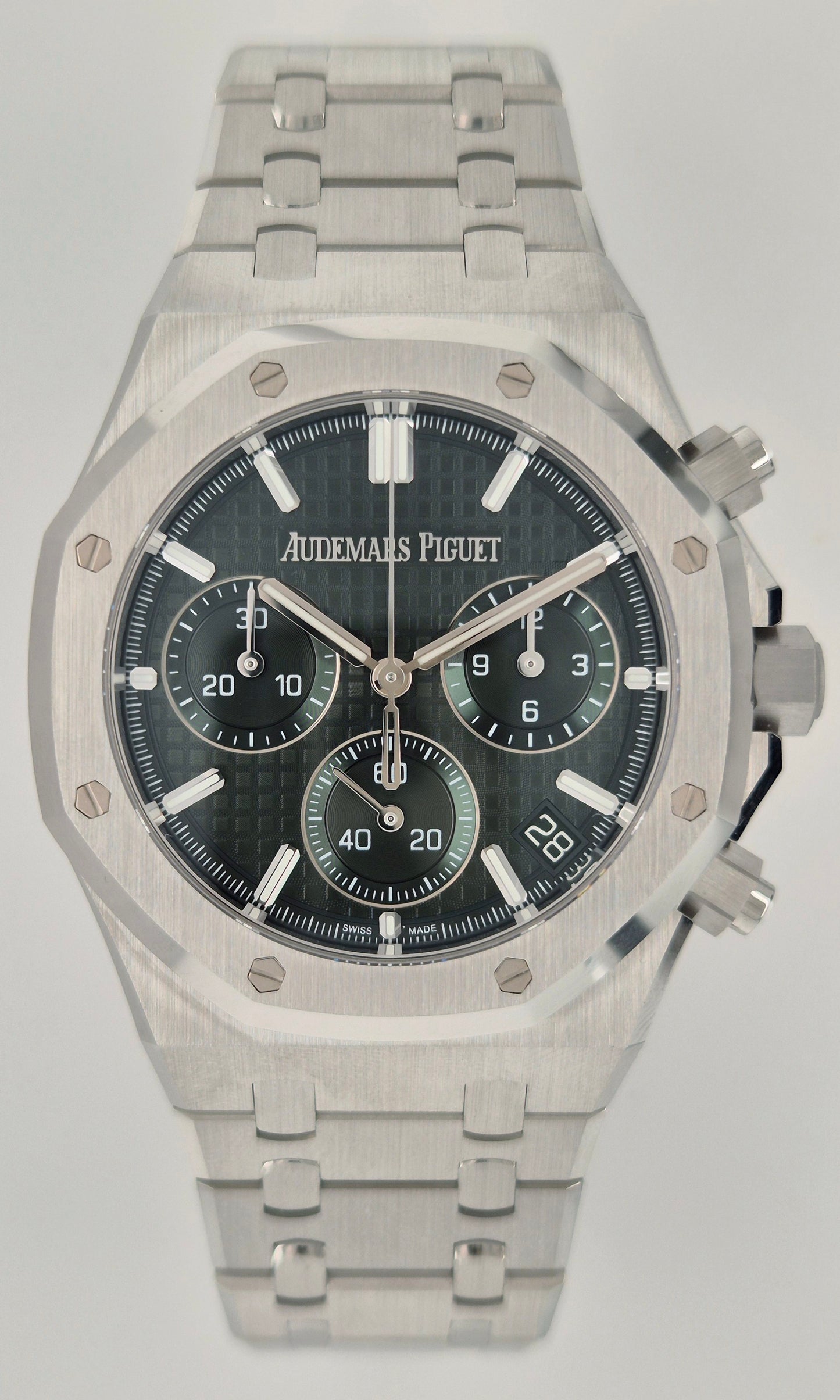 Audemars Piguet Royal Oak Selfwinding Chronograph Green Dial 26240ST.OO.1320ST.08 front