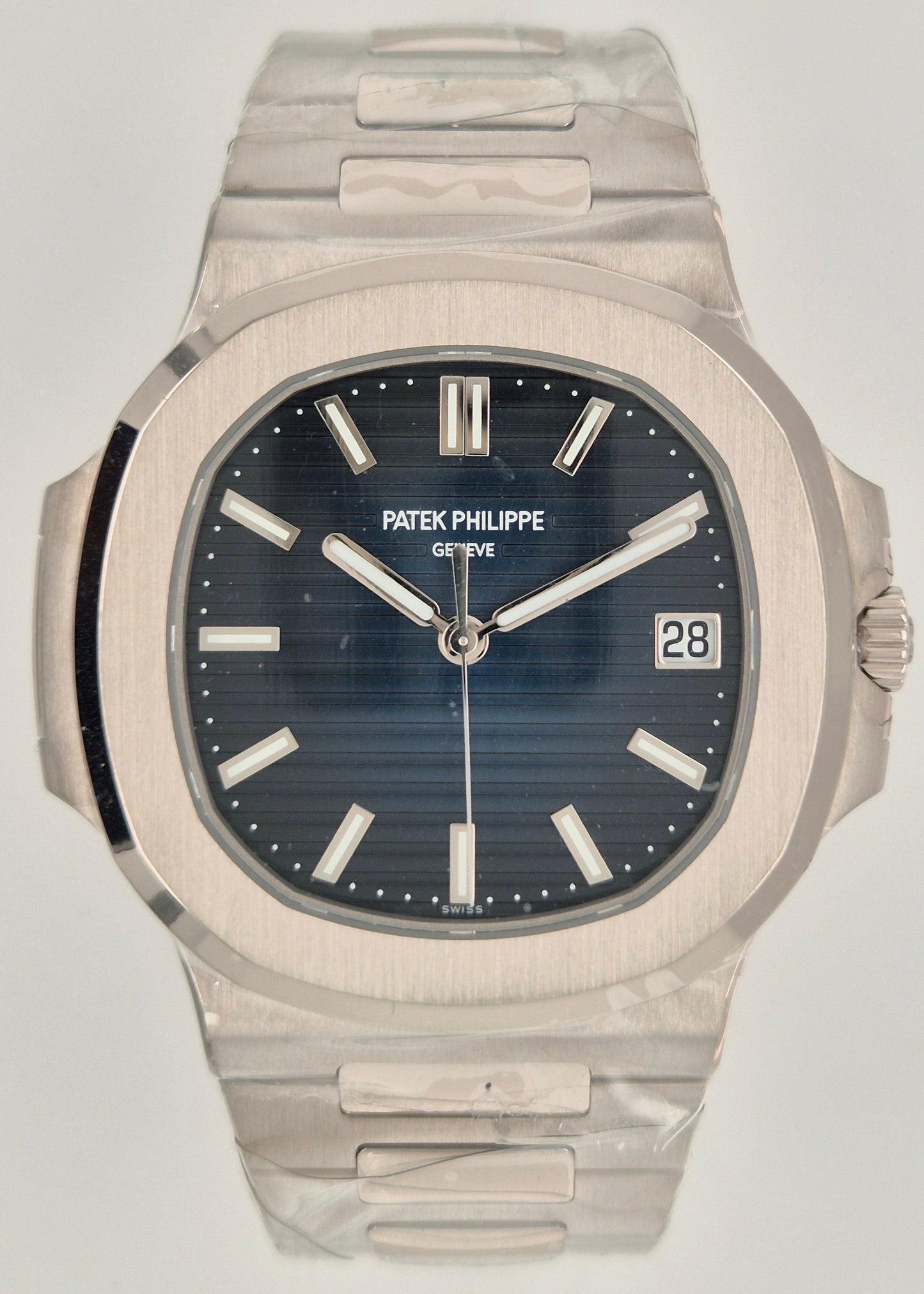Patek Philippe Nautilus White Gold 5811/1G-001 front