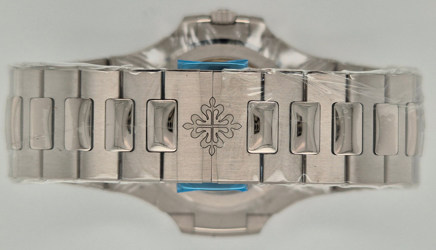 Patek Philippe Nautilus White Gold 5811/1G-001 clasp