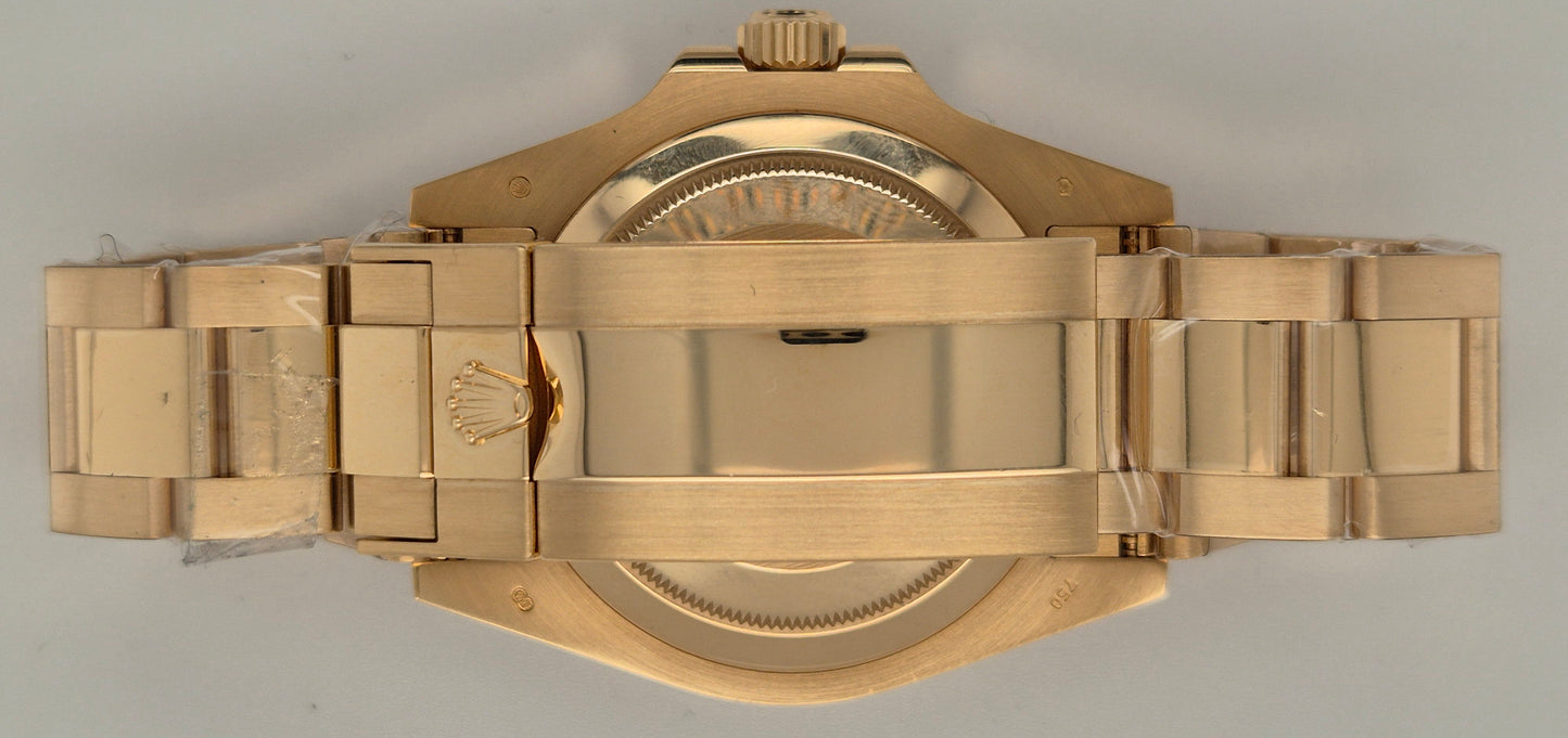 Rolex Submariner Date “Bluesy” 18ct Yellow Gold 126618LB clasp