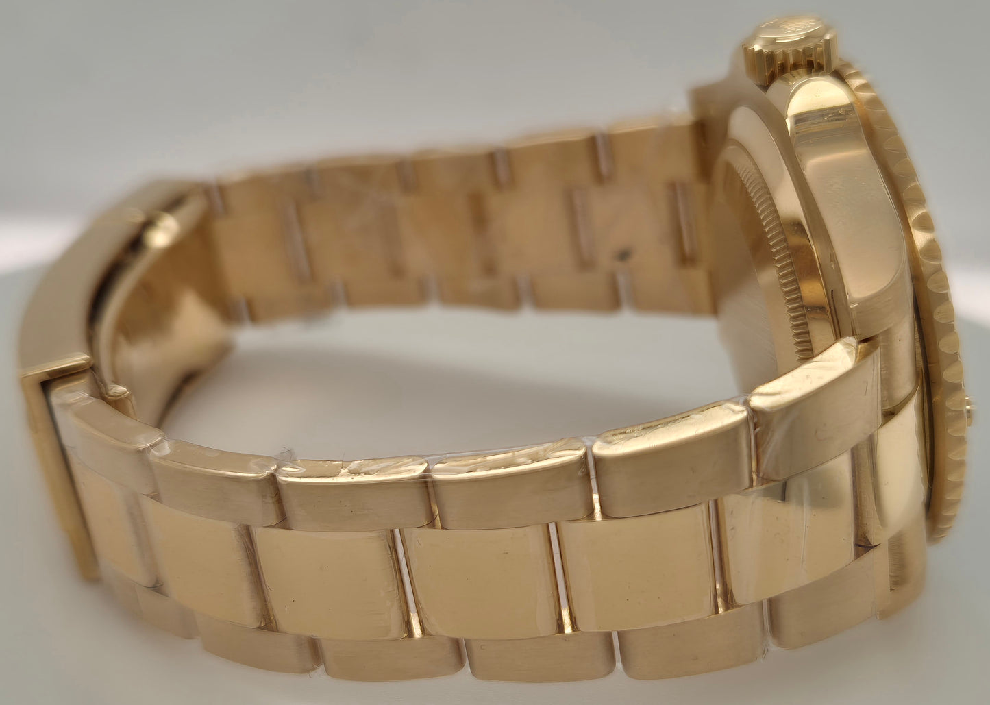 Rolex Submariner Date “Bluesy” 18ct Yellow Gold 126618LB side right