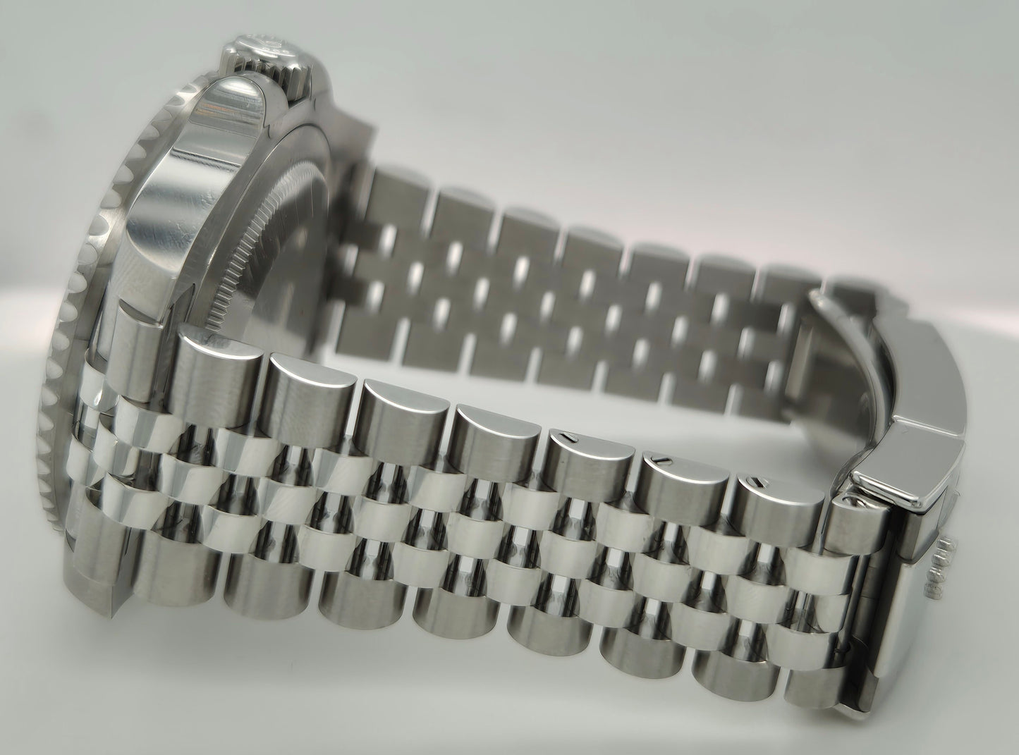 Rolex GMT-Master II Bruce Wayne Ceramic 126710GRNR side left