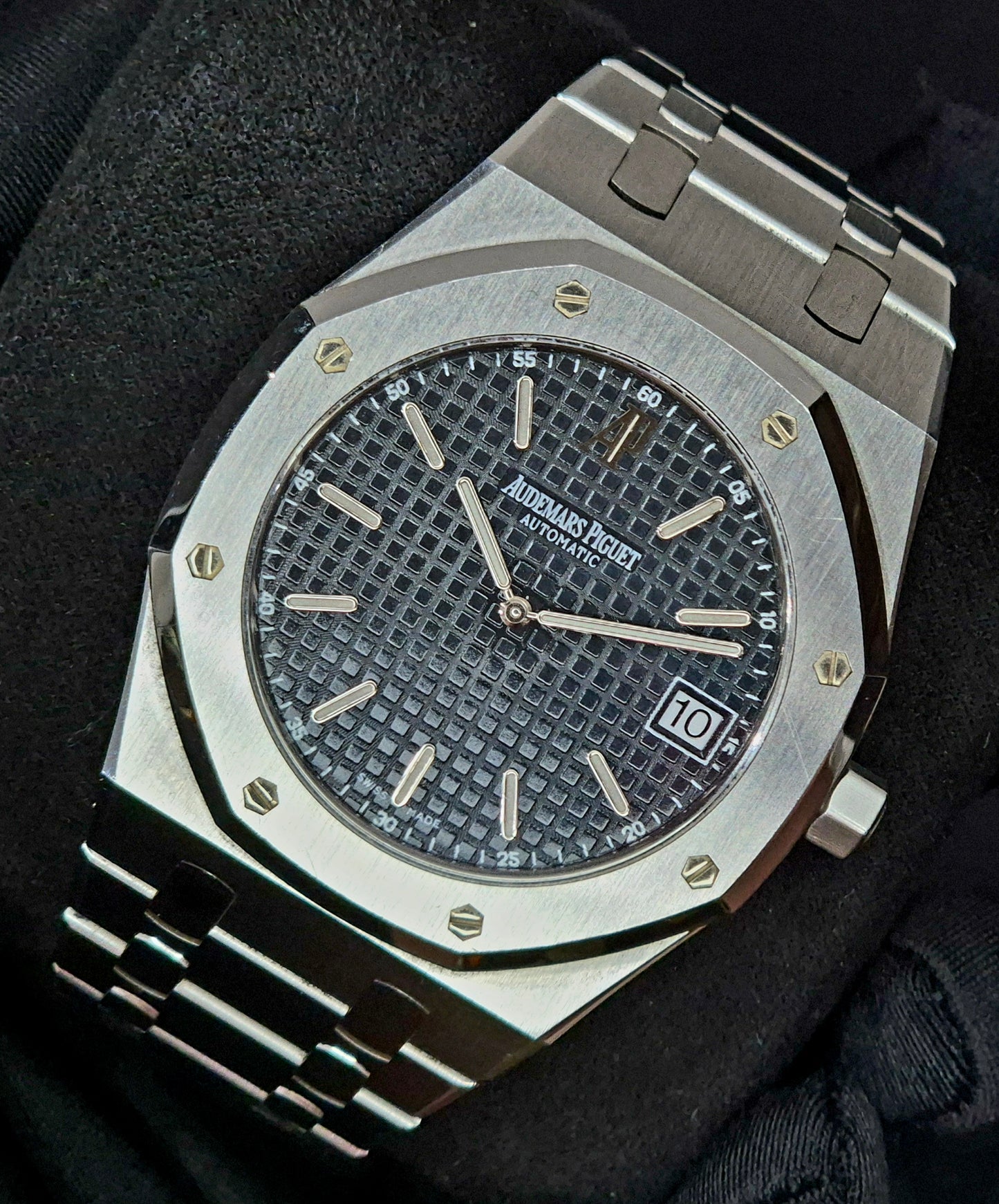 Audemars Piguet Royal Oak Jumbo Steel 15202ST.OO.0944ST.03 front right