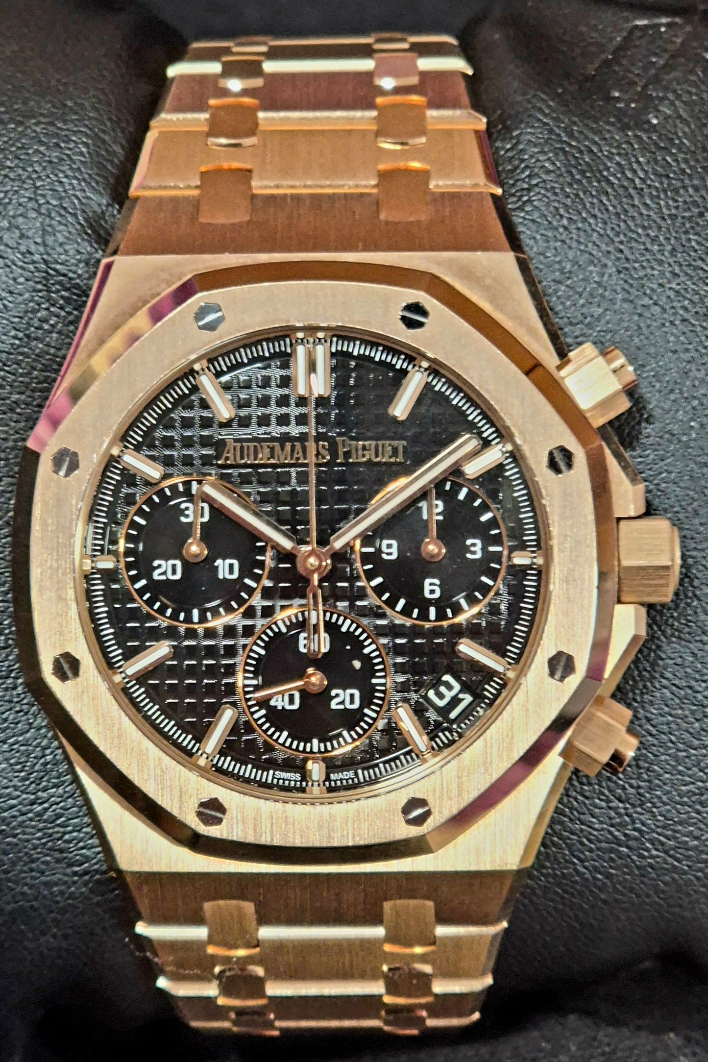 Audemars Piguet Royal Oak Chronograph Black Dial Rose Gold 26240OR.OO.1320OR.06 front