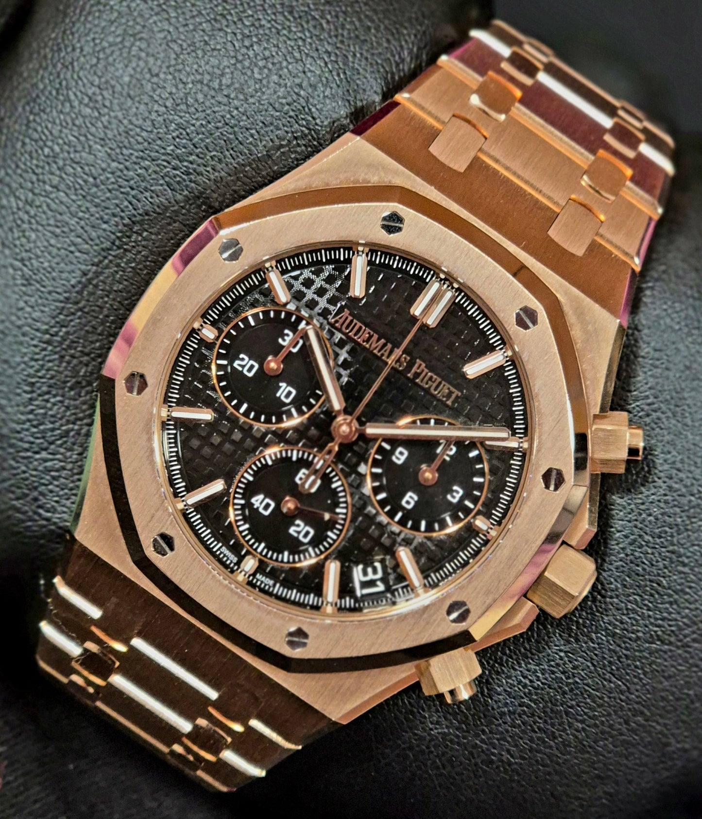 Audemars Piguet Royal Oak Chronograph Black Dial Rose Gold 26240OR.OO.1320OR.06 front right