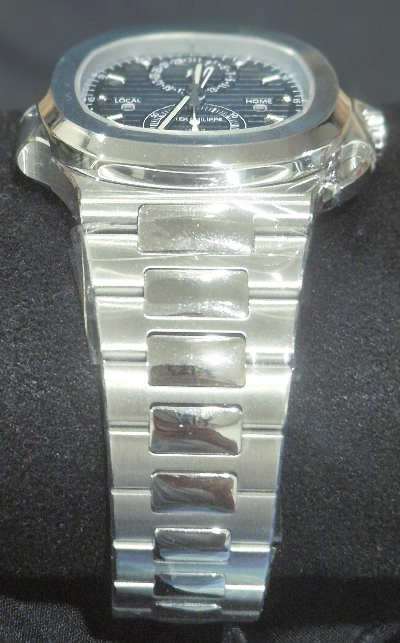 Patek Philippe Nautilus Sunburst Blue Dial Stainless Steel Q4 5990/1A-011 bracelet 2
