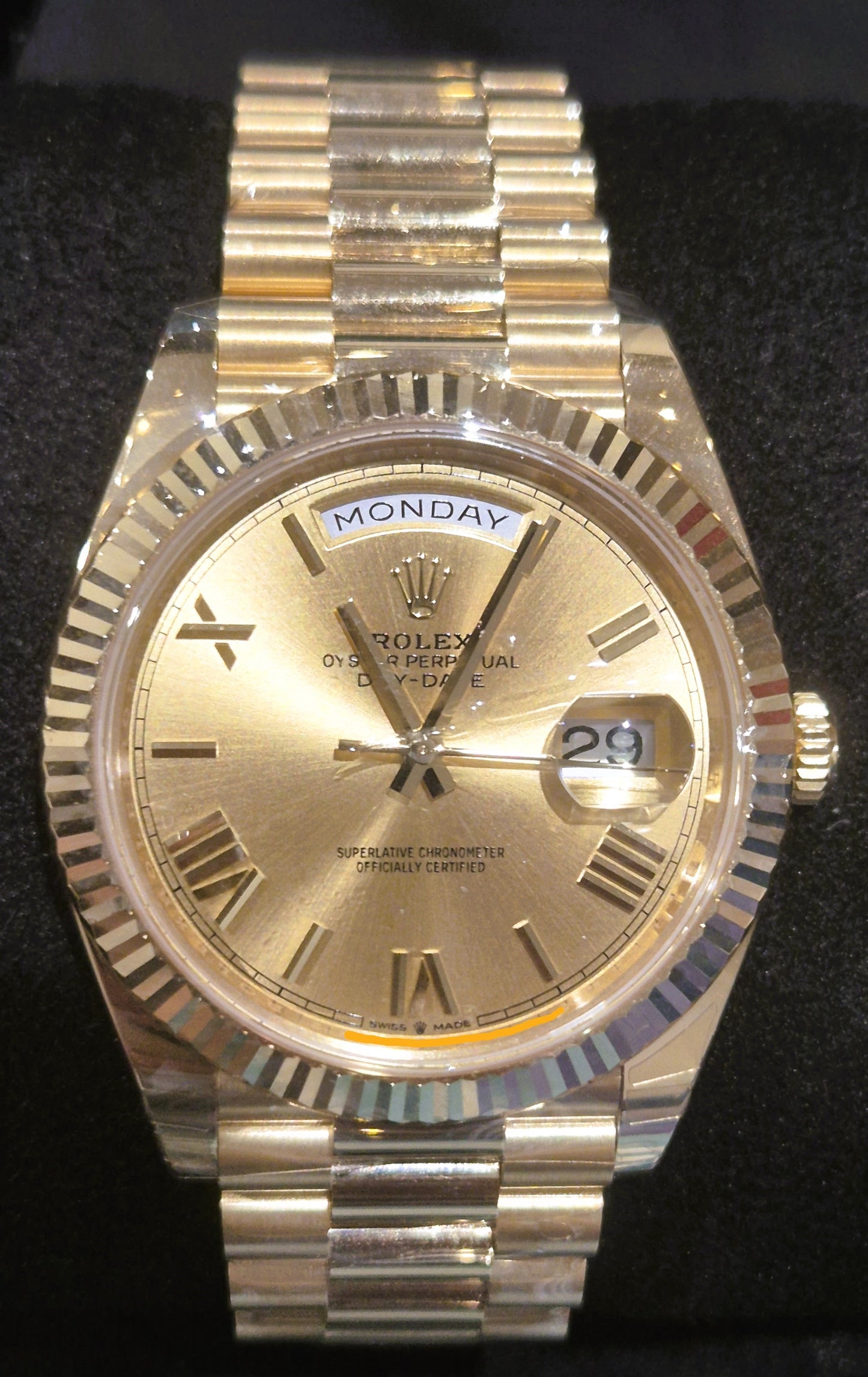 Rolex Day-Date 40 Yellow Gold Champagne Roman Dial 228238 front