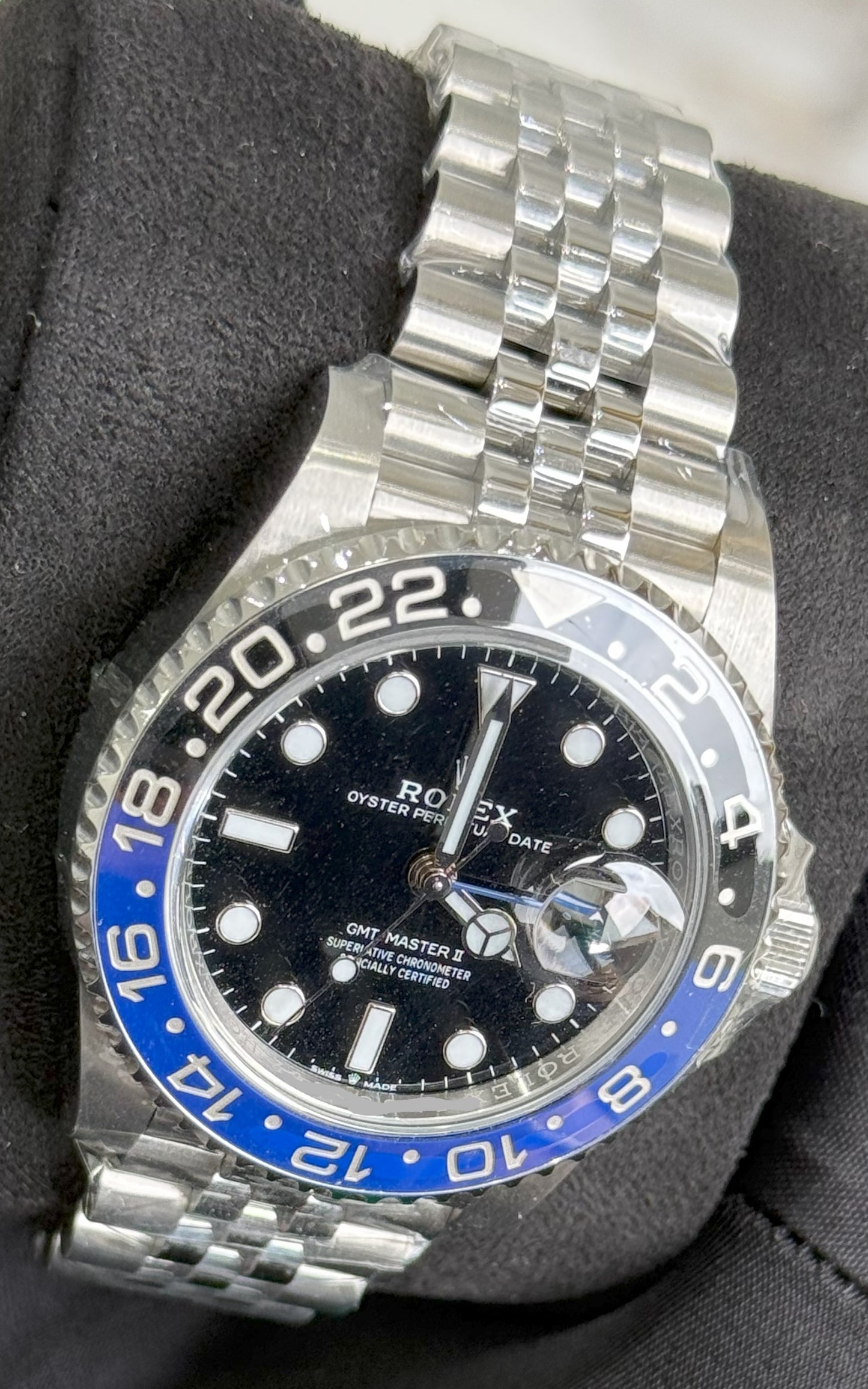 Rolex GMT-Master II Batgirl Jubilee 126710BLNR front side