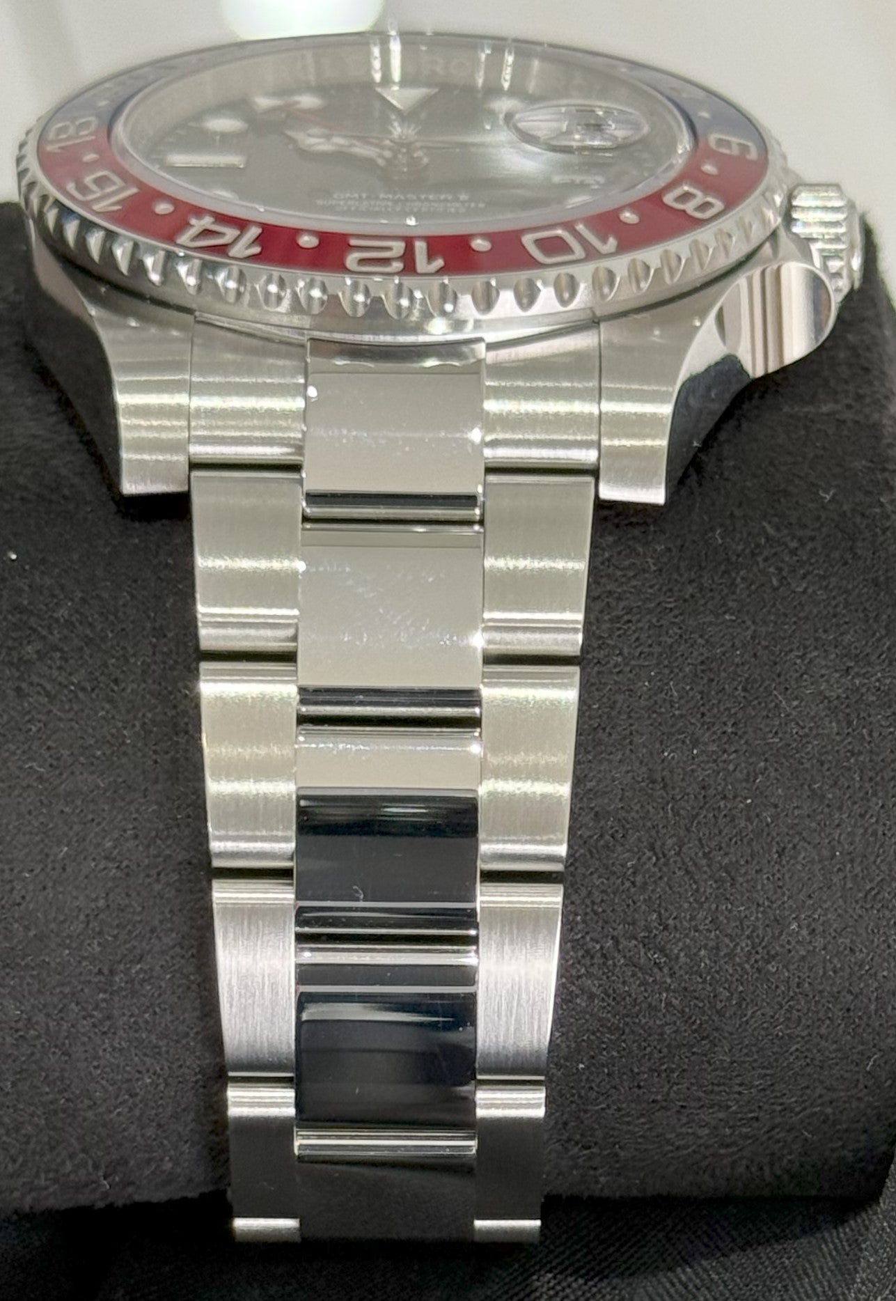 Rolex GMT-Master II Pepsi Oyster Bracelet 126710BLRO bracelet right