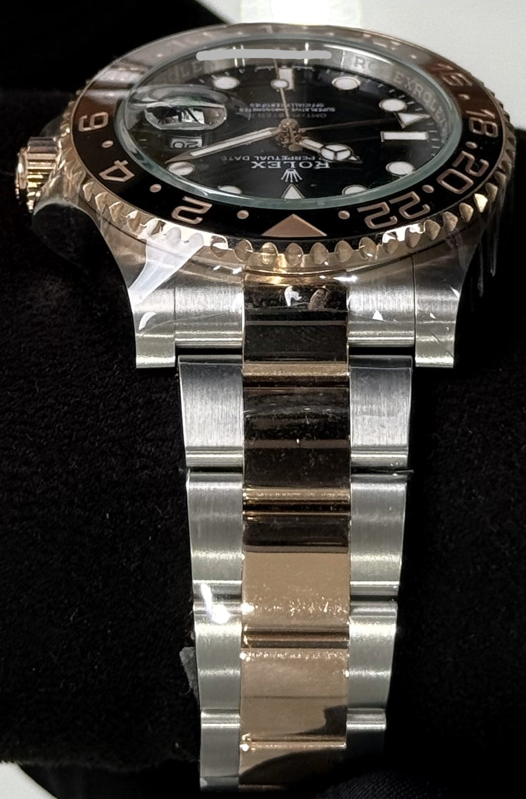 Rolex GMT-Master II Rootbeer Two Tone Everose Oyster 126711CHNR bracelet left