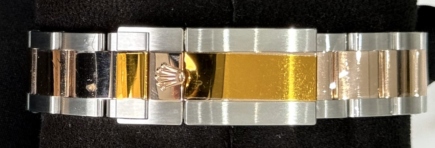 Rolex GMT-Master II Rootbeer Two Tone Everose Oyster 126711CHNR clasp