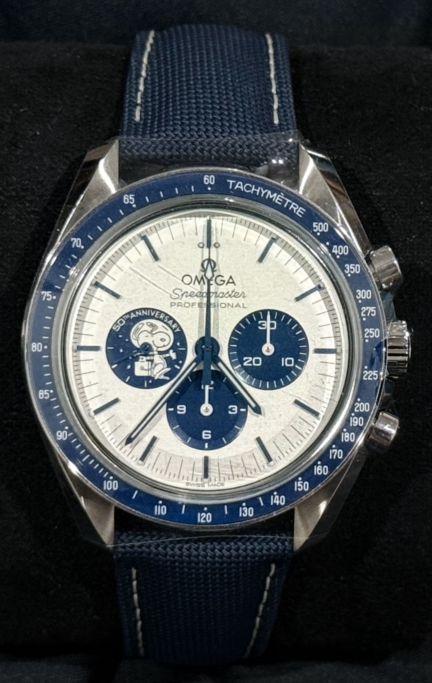 Omega Speedmaster Snoopy Ceramic & Steel 310.32.42.50.02.001 front
