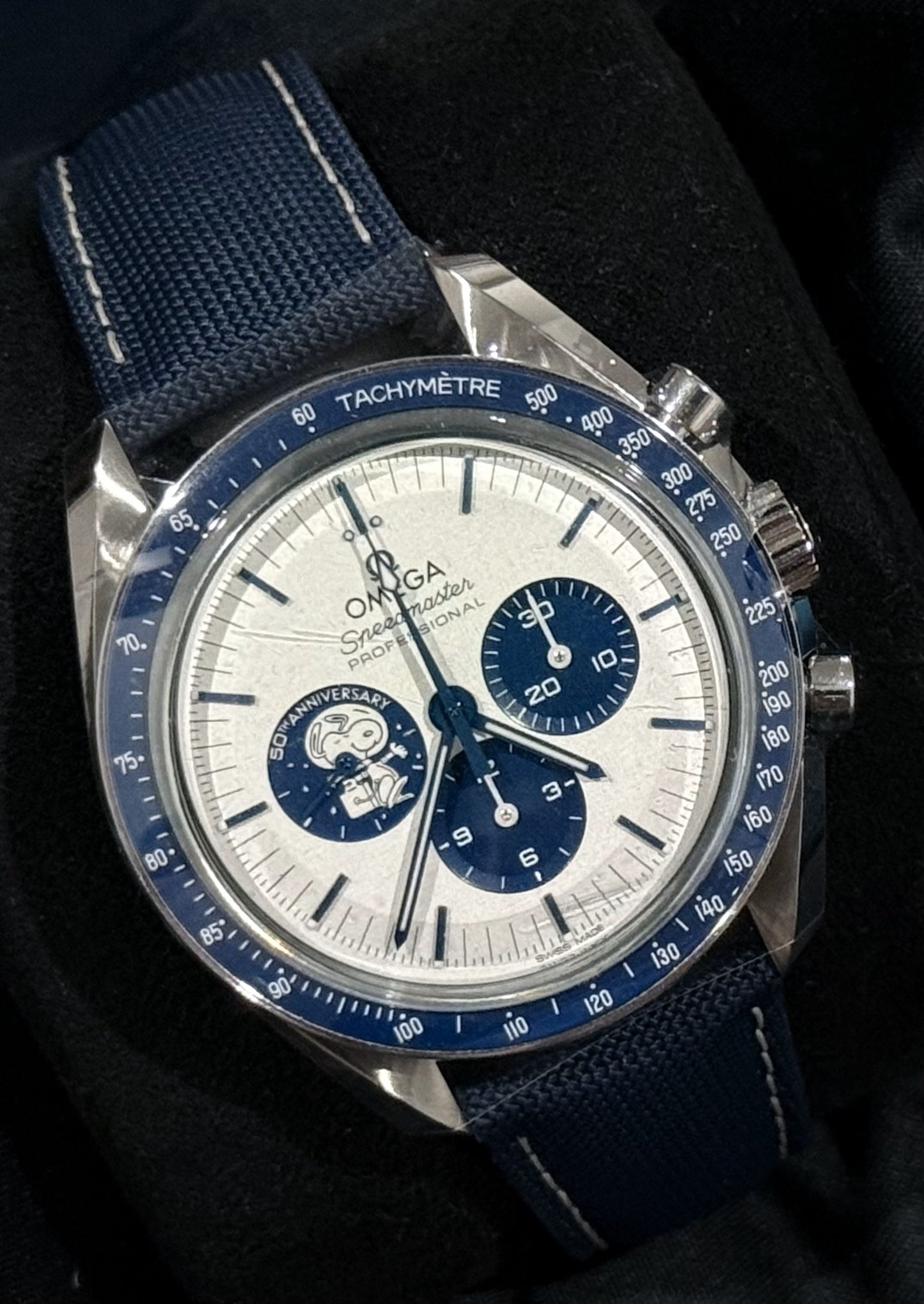 Omega Speedmaster Snoopy Ceramic & Steel 310.32.42.50.02.001 front left
