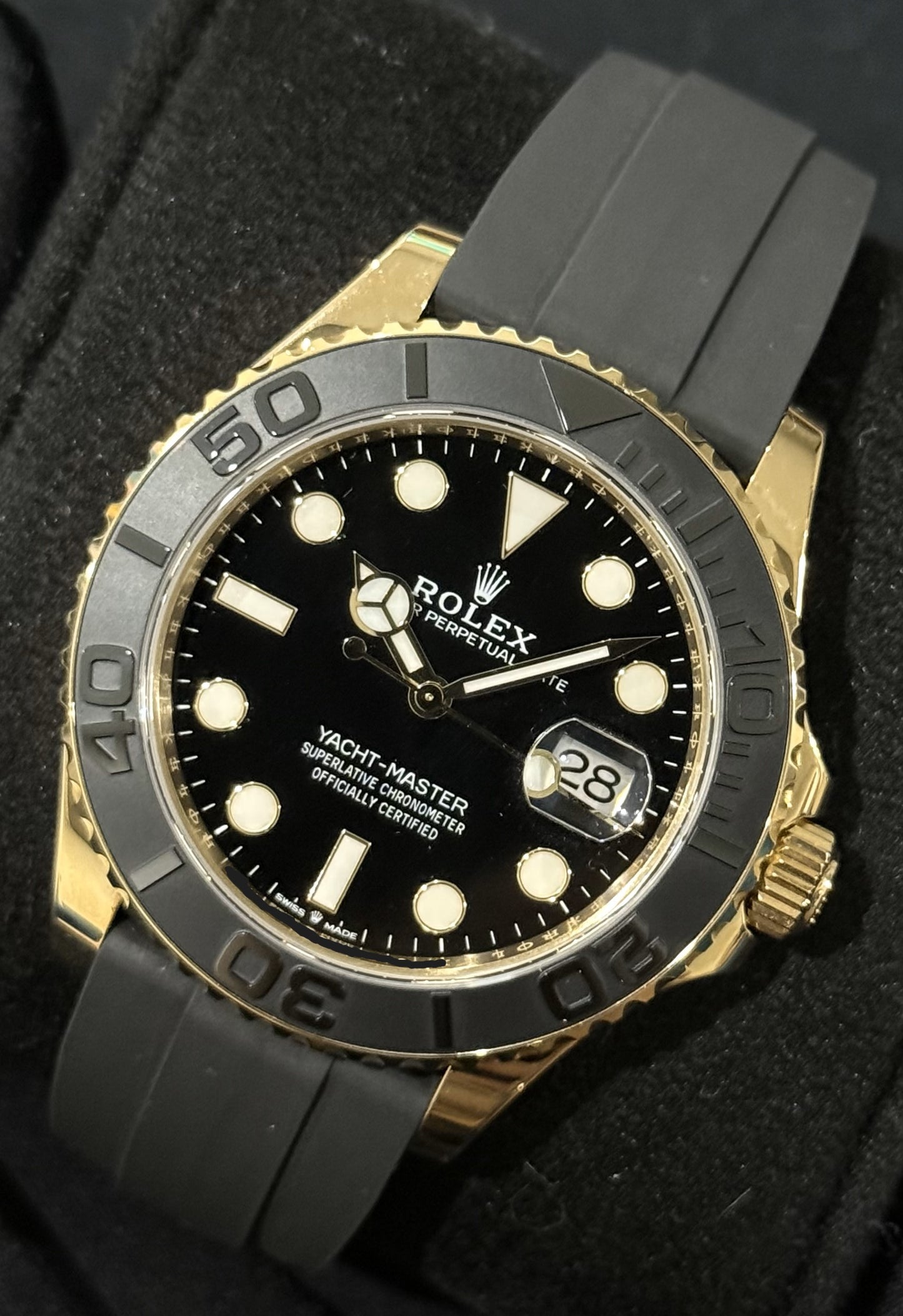 Rolex Yacht-Master Black Dial 18ct Yellow Gold Oysterflex 226658  front right