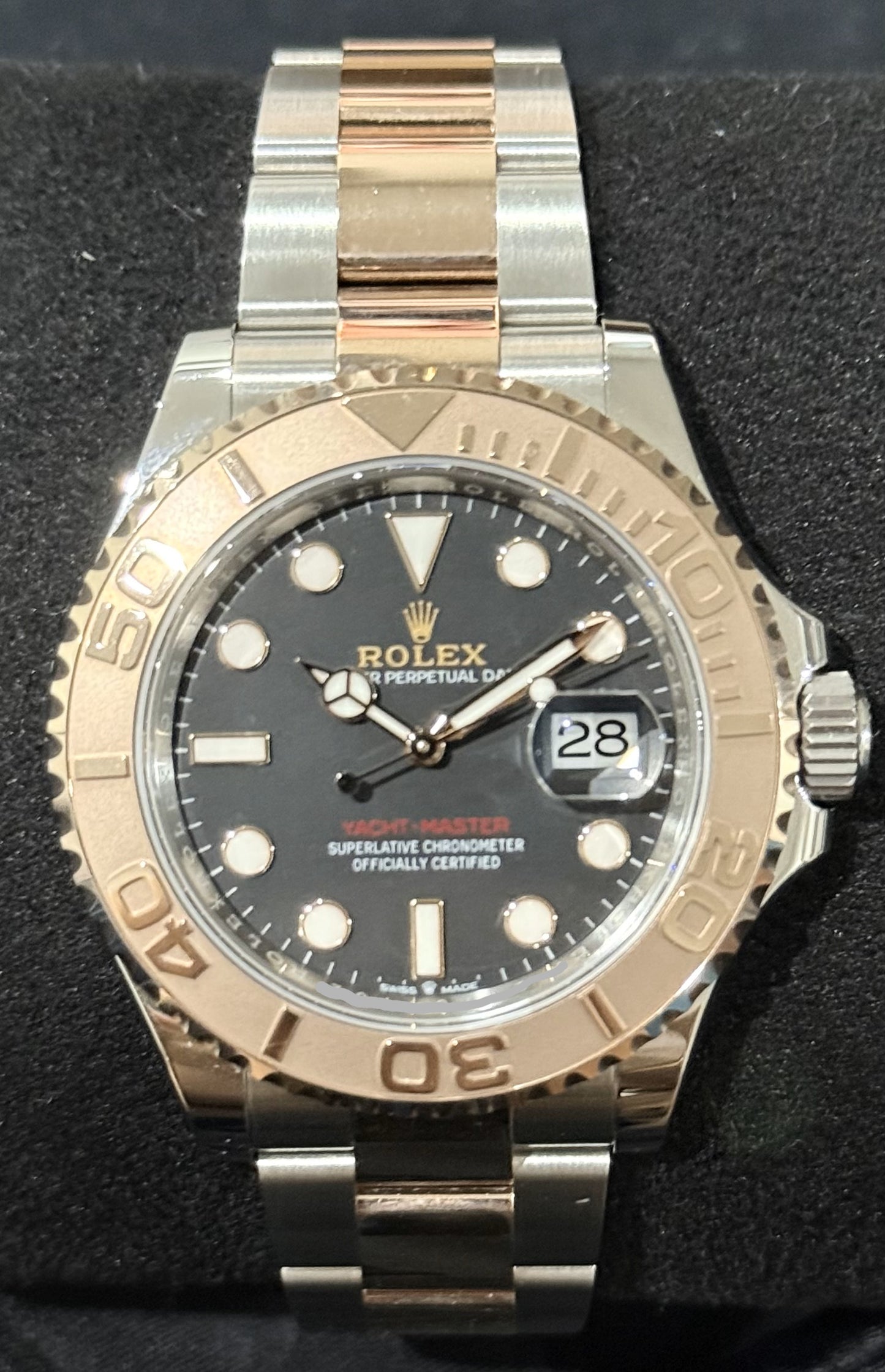 Rolex Yacht-Master 40 Everose Gold & Oystersteel Rose Gold Bezel Black Dial 126621 front