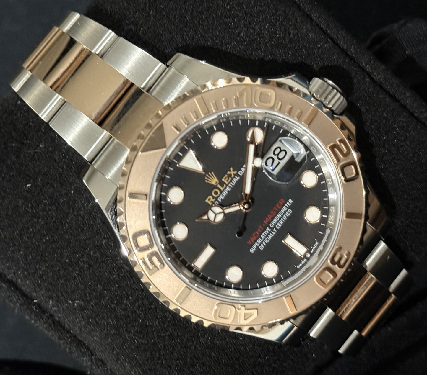 Rolex Yacht-Master 40 Everose Gold & Oystersteel Rose Gold Bezel Black Dial 126621 front left