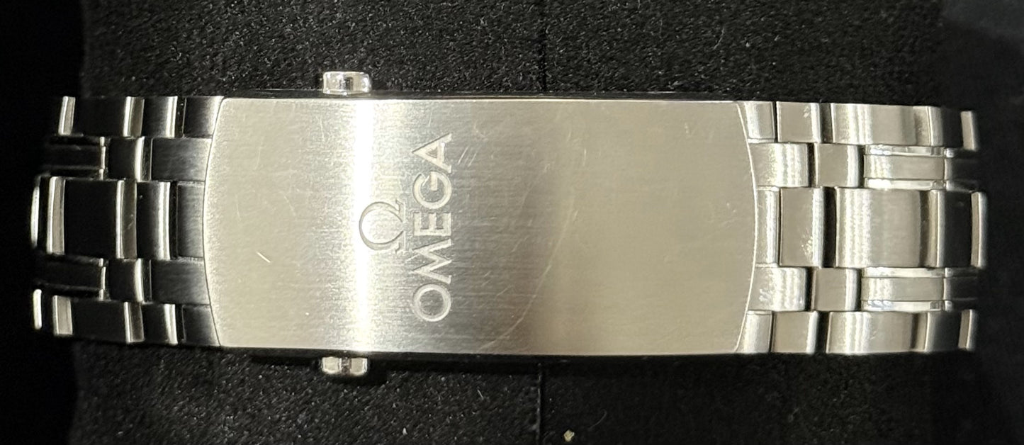 Omega Seamaster Diver 300m Green Dial 210.30.42.20.10.001 clasp