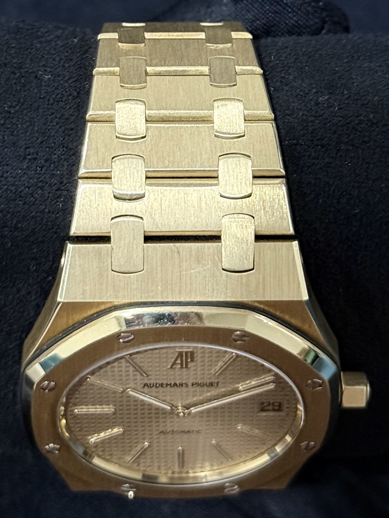 Audemars Piguet Royal Oak Jumbo 18ct Yellow Gold 5402 BA bracelet 2