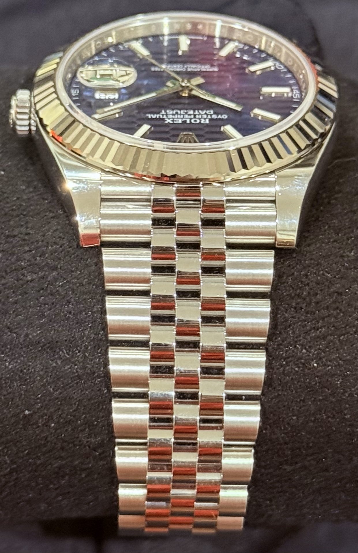 Rolex Datejust 41 Blue Motif Fluted Jubilee 126334 bracelet