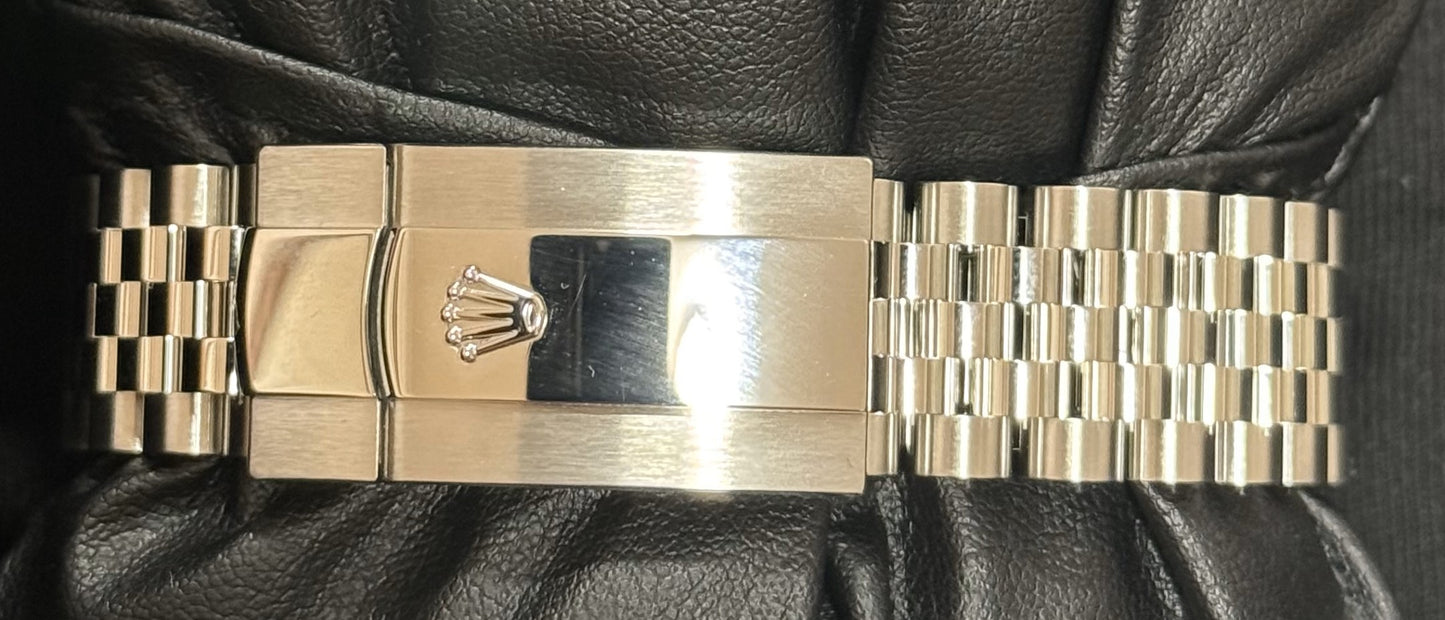 Rolex Datejust 36 Blue Dial with Diamonds Oystersteel Jubilee 126234 clasp