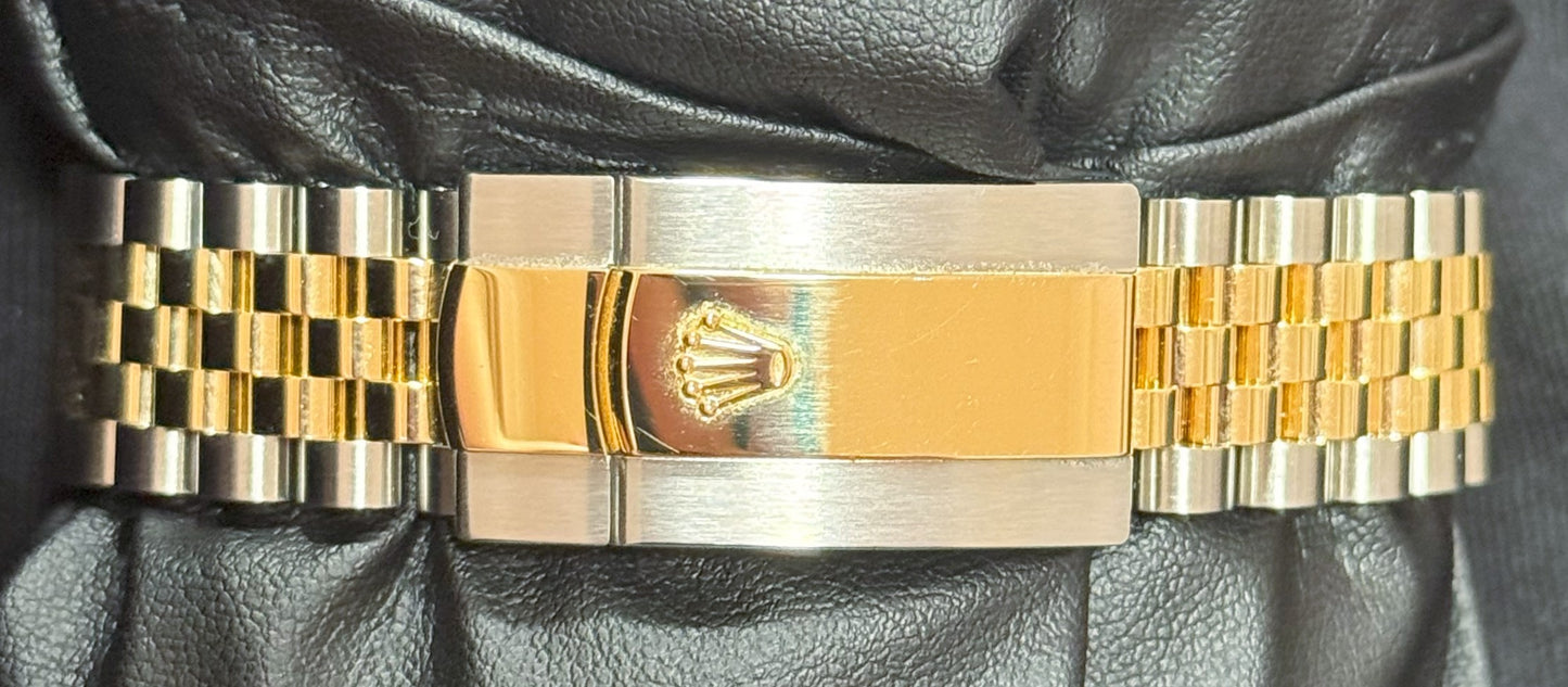 Rolex Datejust 36 Two-Tone Yellow Gold Champagne Dial with Diamonds 126233 clasp