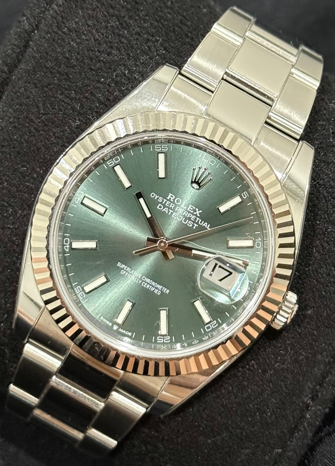 Rolex Datejust 41 Mint Green Dial Fluted Bezel Oystersteel 126334 front right