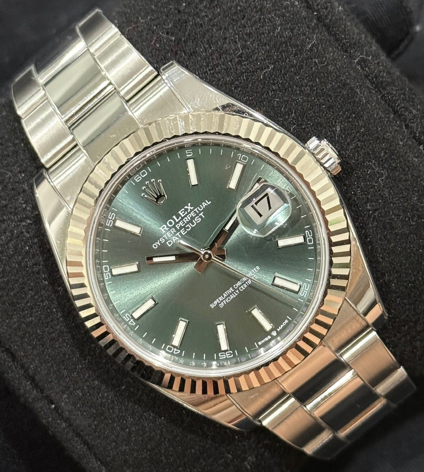 Rolex Datejust 41 Mint Green Dial Fluted Bezel Oystersteel 126334 front left