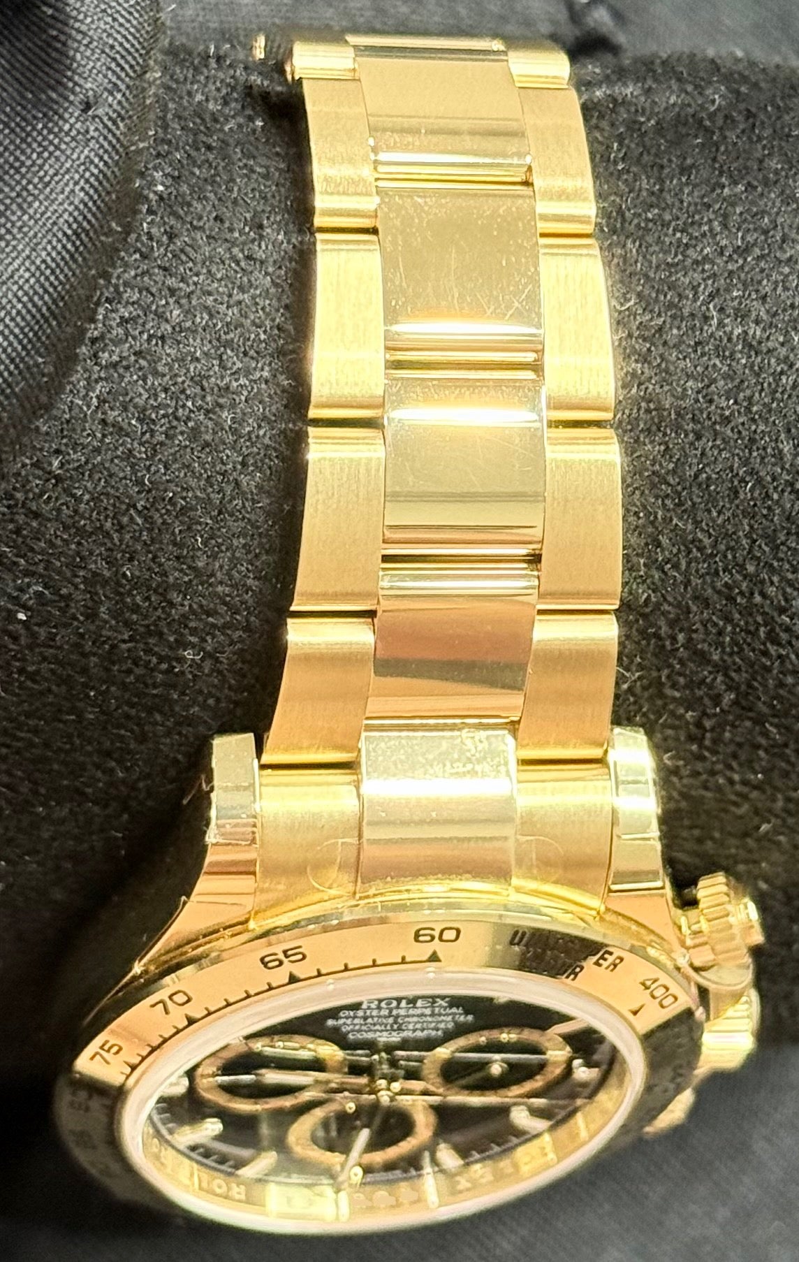 Rolex Cosmograph Daytona Yellow Gold Black Dial with Gold Rings 126508 bracelet 2