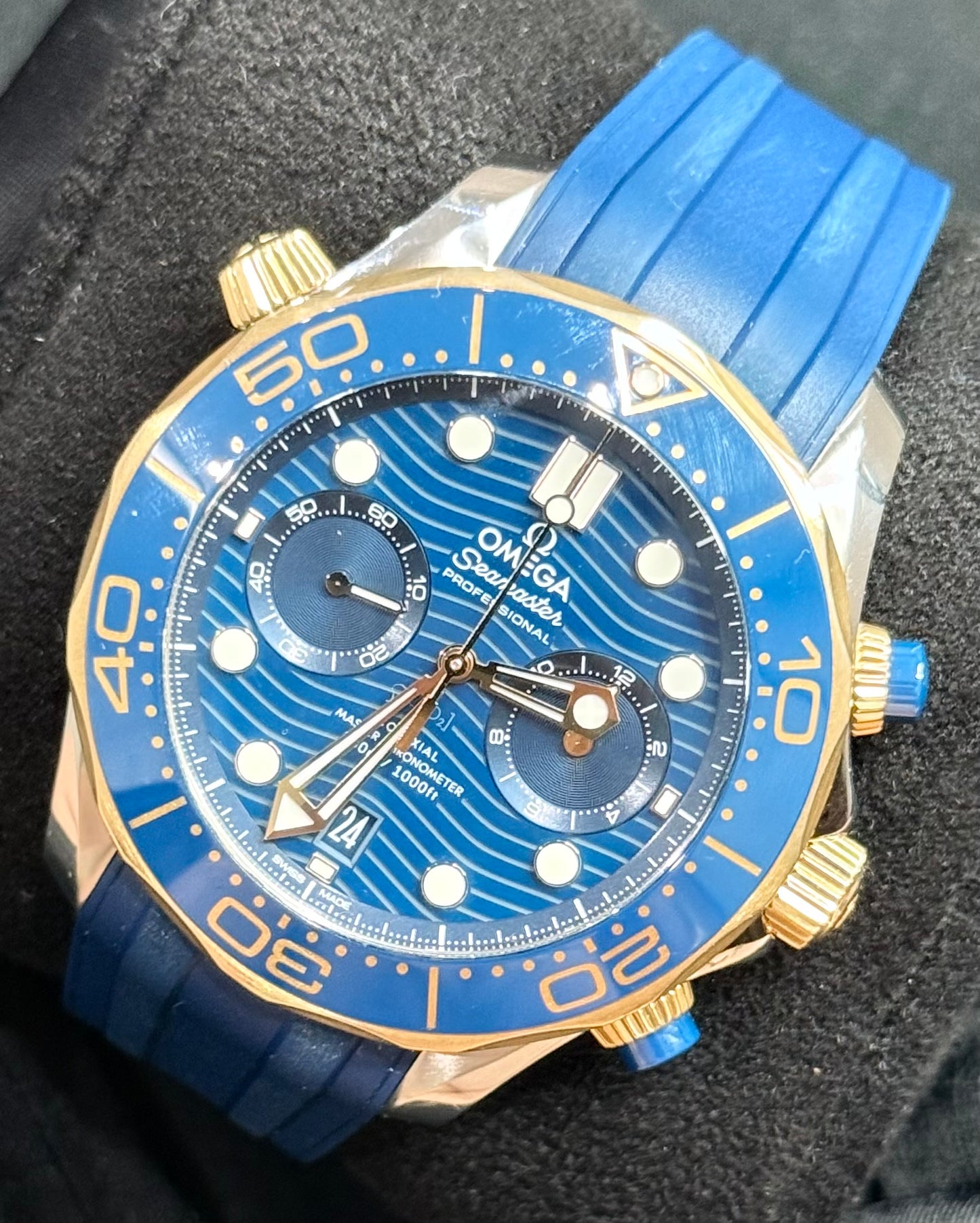 Omega Seamaster Diver 300M 210.22.44.51.03.001 front right