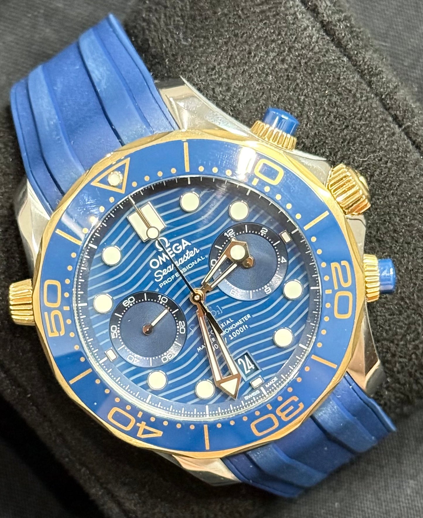 Omega Seamaster Diver 300M 210.22.44.51.03.001 front left