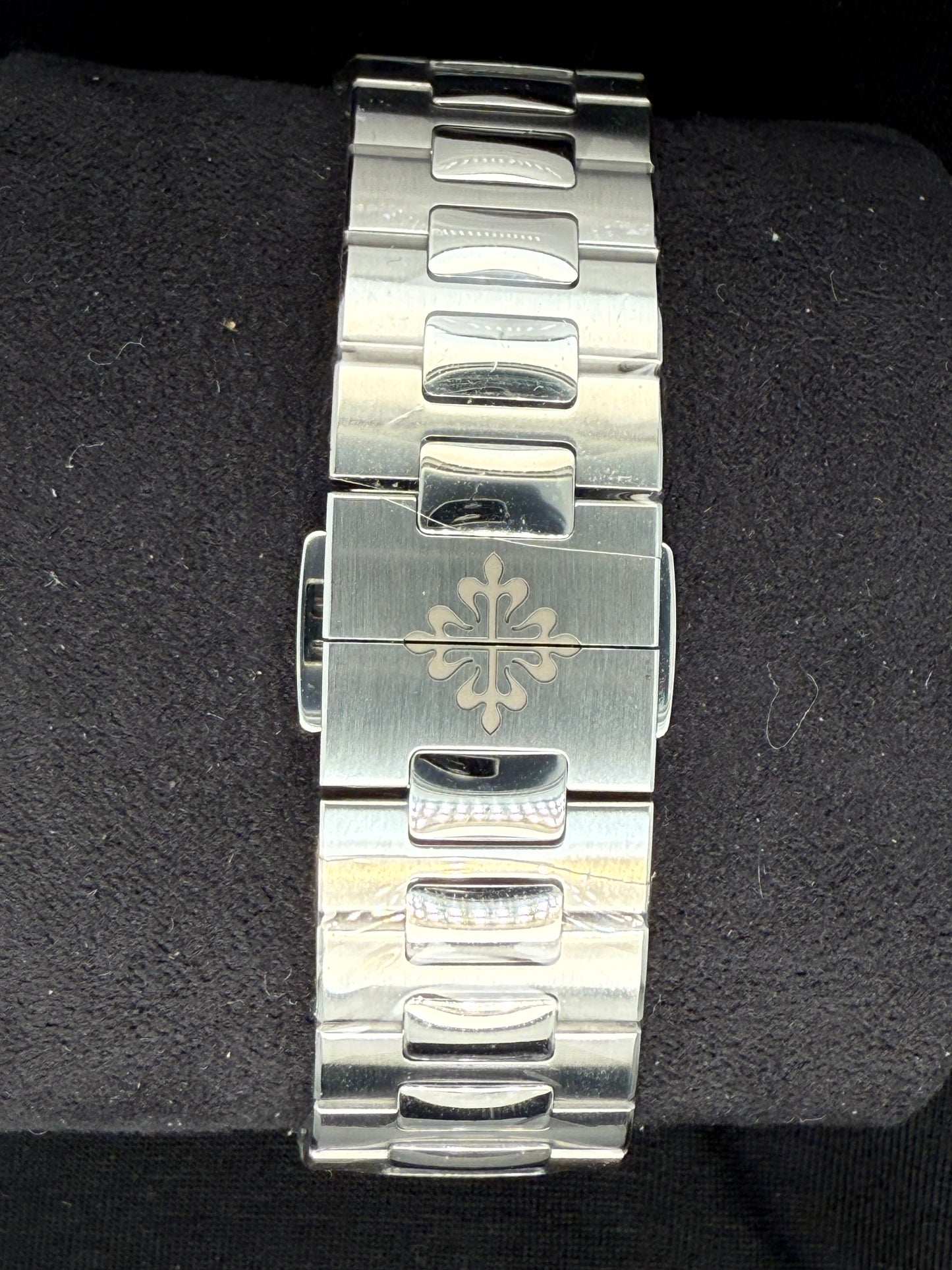 Patek Philippe Nautilus Annual Calendar Blue Dial Stainless Steel 5726/1A-014 clasp