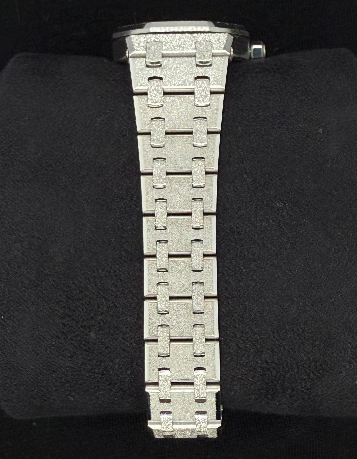 Audemars Piguet Royal Oak Lady Frosted Mini 67653BC | 2025 | 28mm