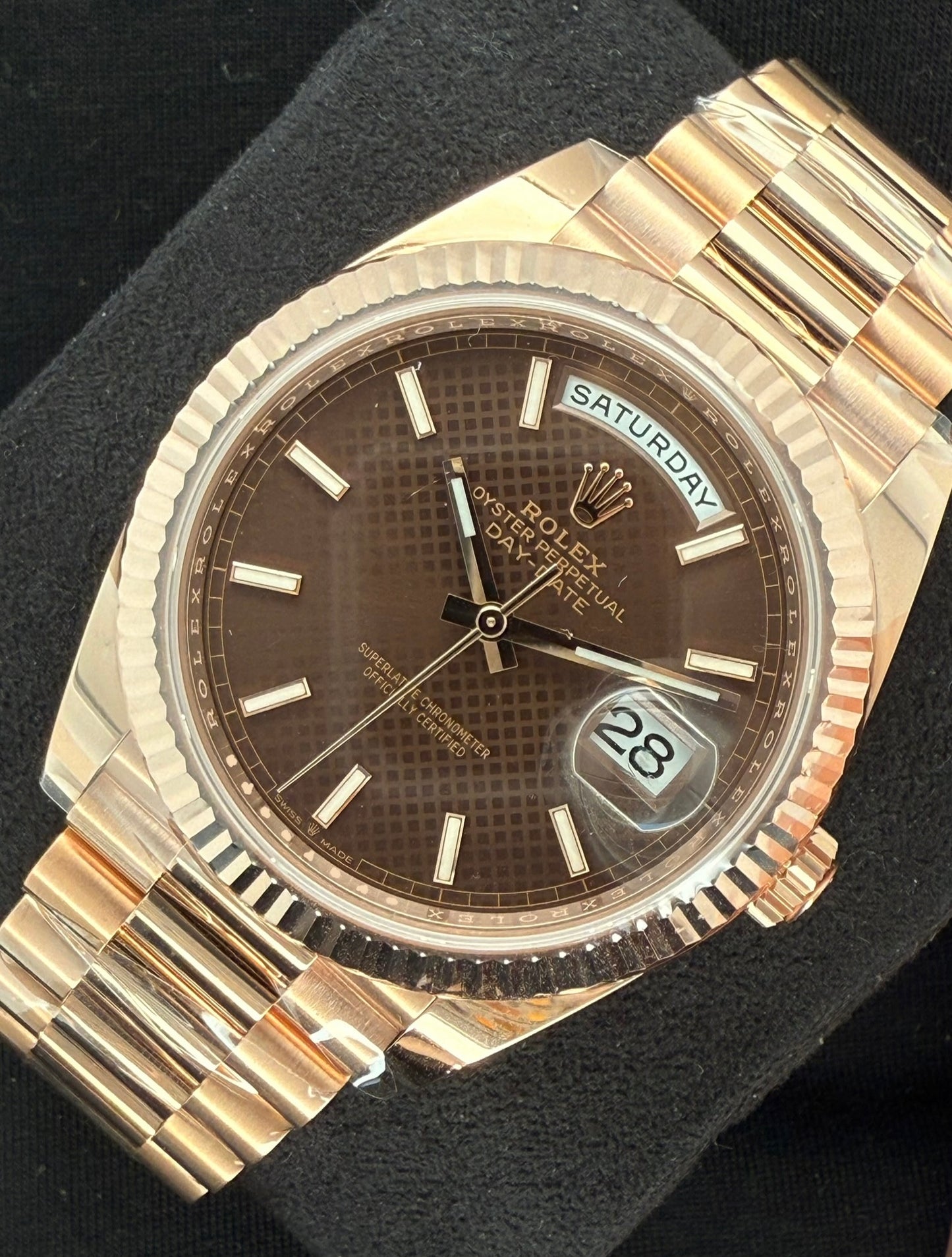 Rolex Day-Date 40 Everose Gold Chocolate Motif Brown Dial 228235 front right