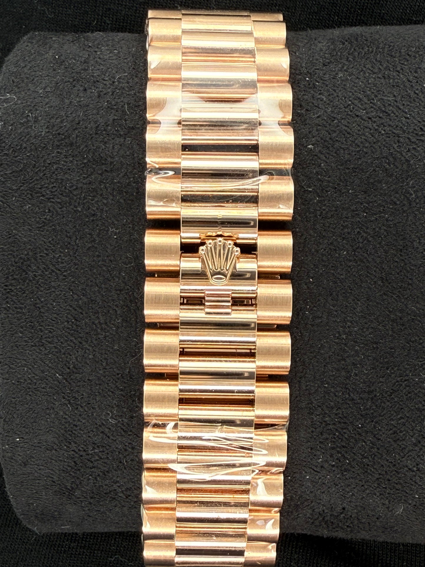 Rolex Day-Date 40 Everose Gold Chocolate Motif Brown Dial 228235 clasp