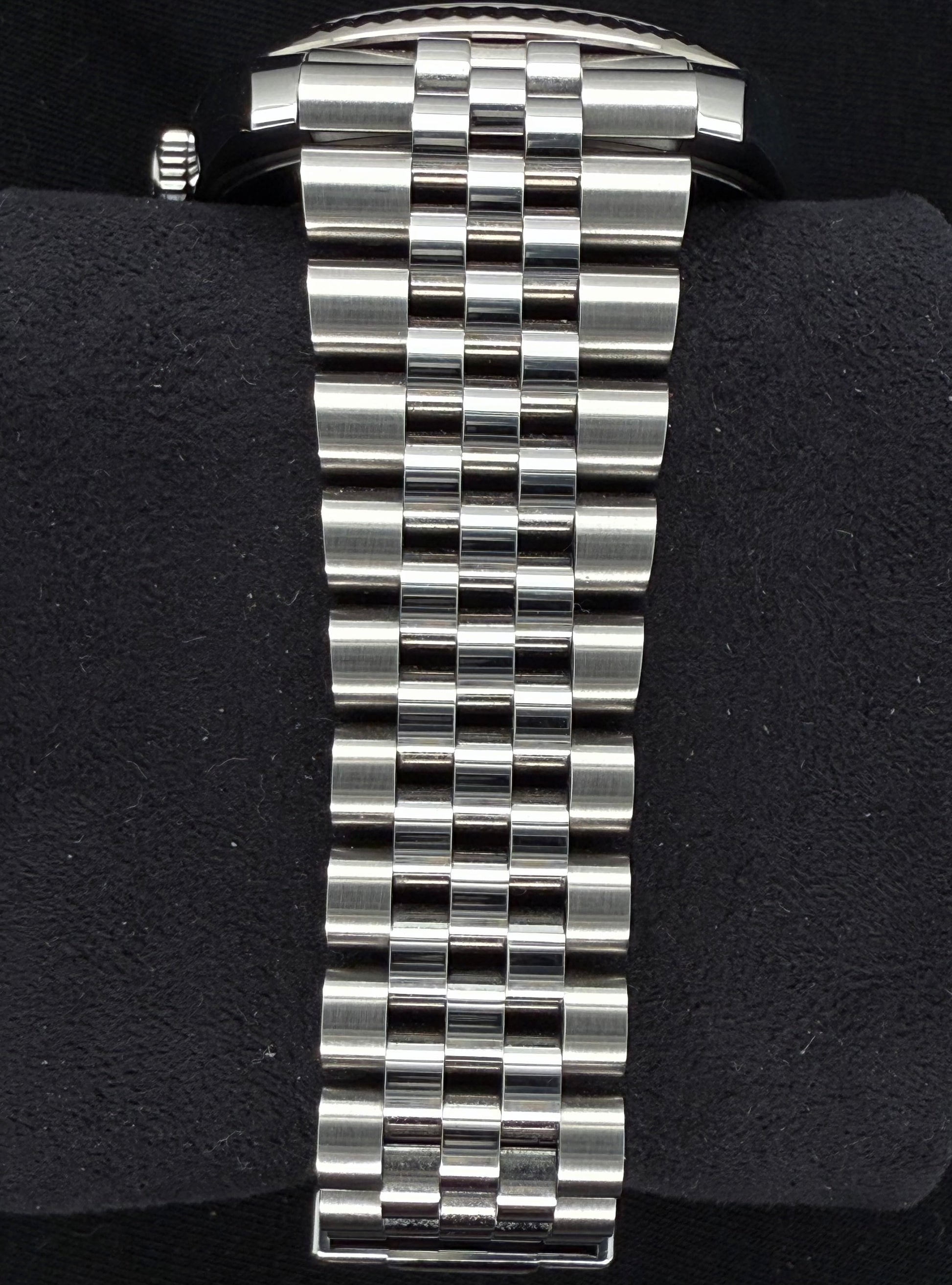 Rolex Datejust 41 Wimbledon Dial Fluted Bezel Jubilee Stainless Steel 126334 bracelet