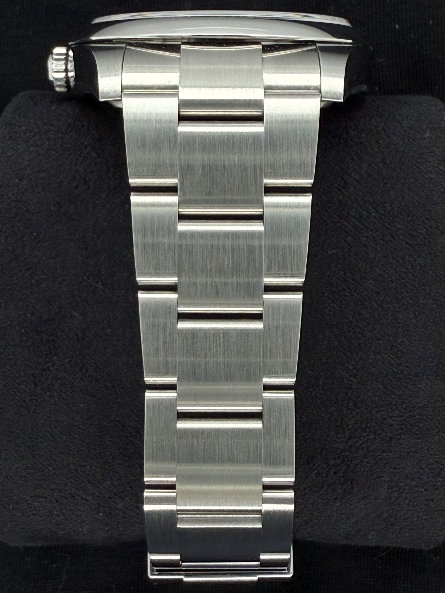 Rolex Oyster Perpetual 41 Green Dial Oyster Bracelet 124300 bracelet