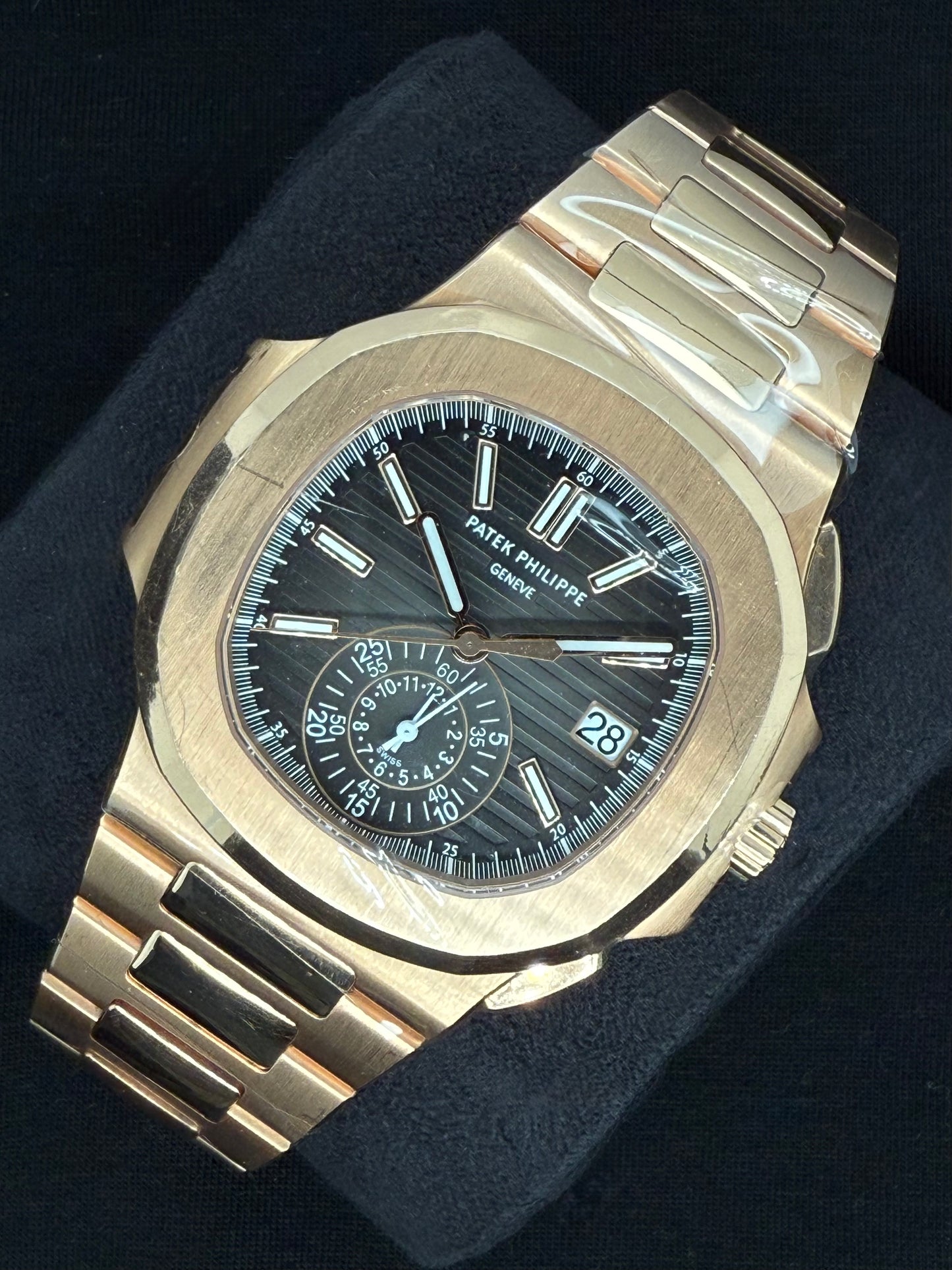 Patek Philippe Nautilus Grey Dial 18ct Rose Gold 5980/1R-001 right