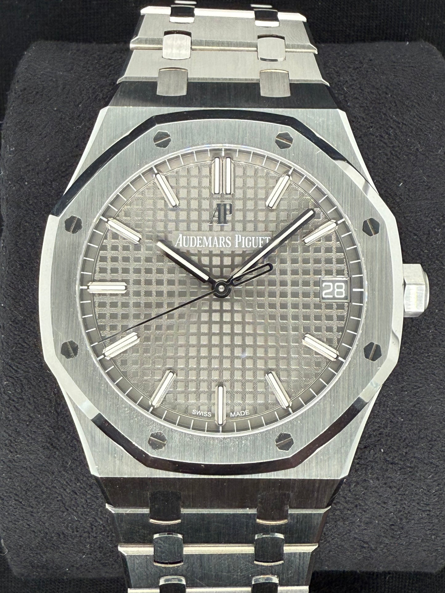 Audemars Piguet Royal Oak Slate Grey Dial 15500ST.OO.1220ST.02 front