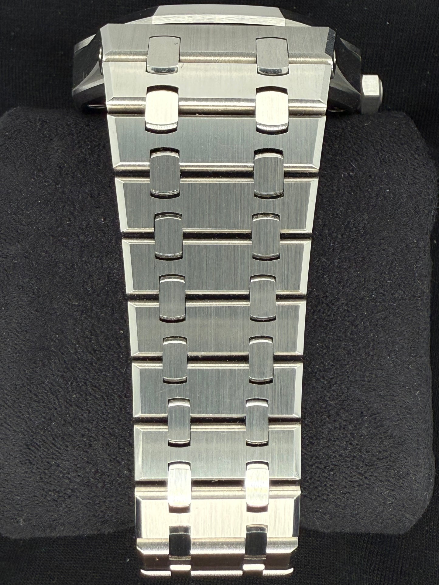 Audemars Piguet Royal Oak Slate Grey Dial 15500ST.OO.1220ST.02 bracelet