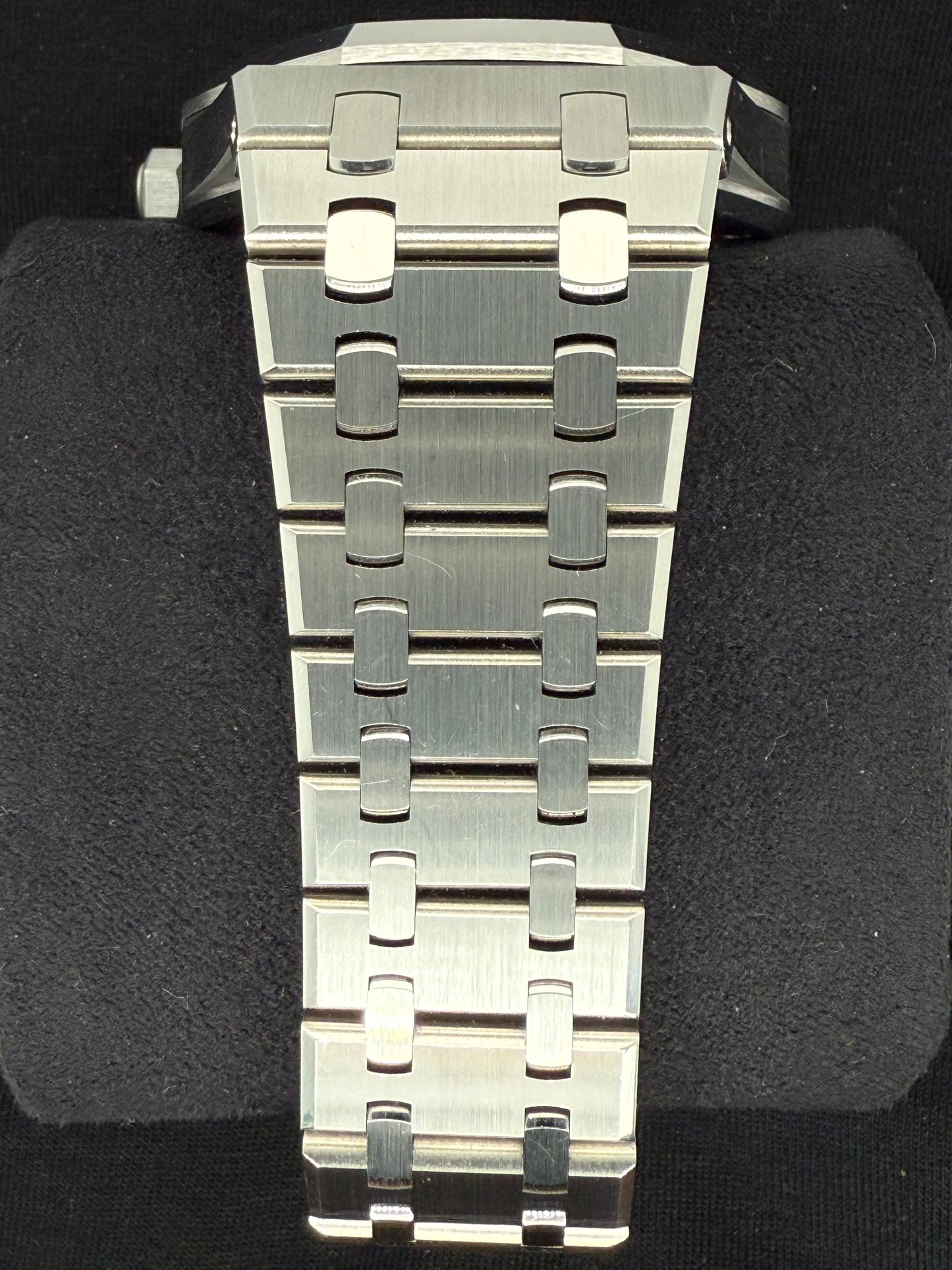 Audemars Piguet Royal Oak Slate Grey Dial 15500ST.OO.1220ST.02 bracelet 2