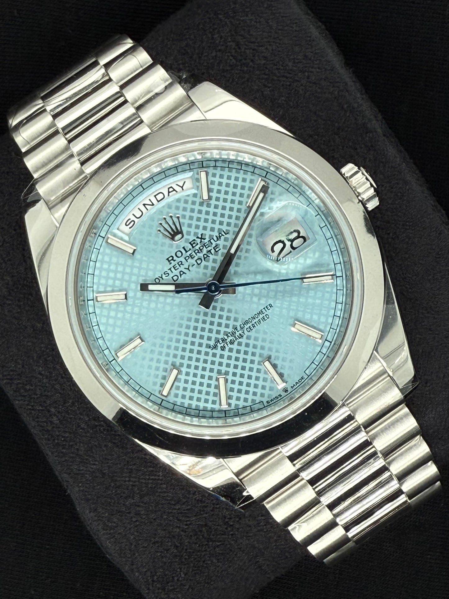 Rolex Day-Date 40 Platinum Ice Blue Motif Dial 228206 | 2022 | 40mm
