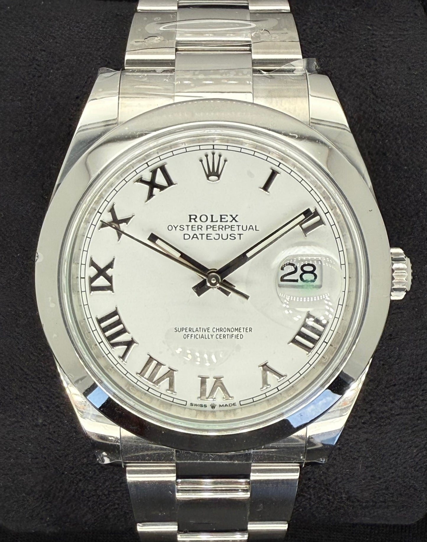Rolex Datejust 41 White Roman Dial Smooth Bezel Oystersteel 126300 front