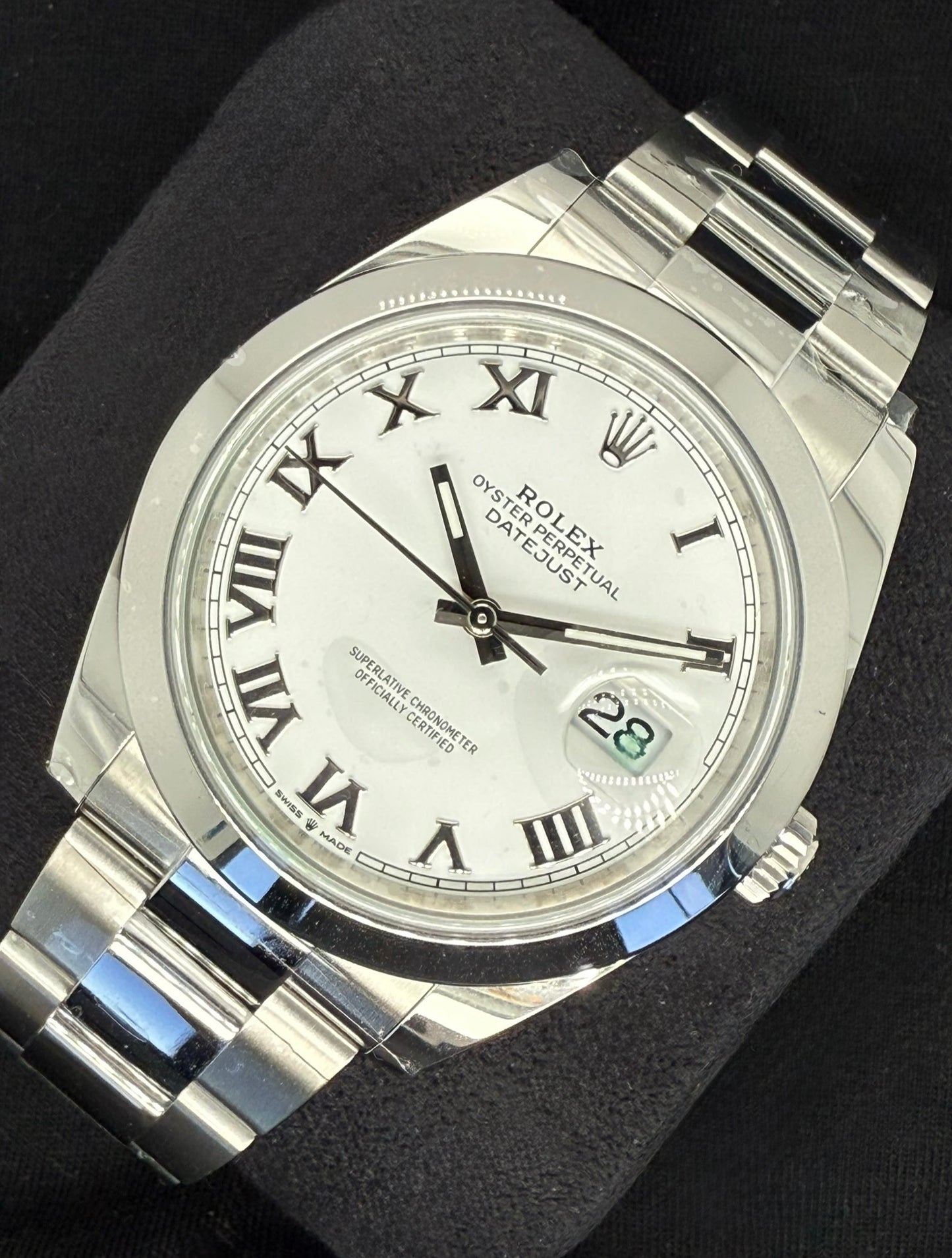 Rolex Datejust 41 White Roman Dial Smooth Bezel Oystersteel 126300 front right
