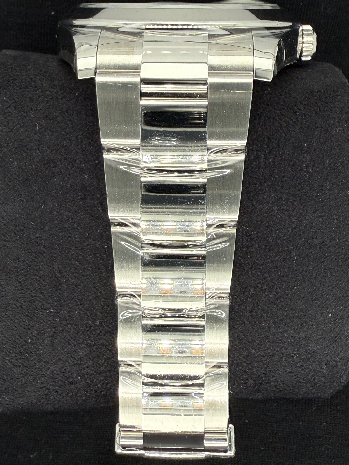Rolex Datejust 41 White Roman Dial Smooth Bezel Oystersteel 126300 bracelet 2