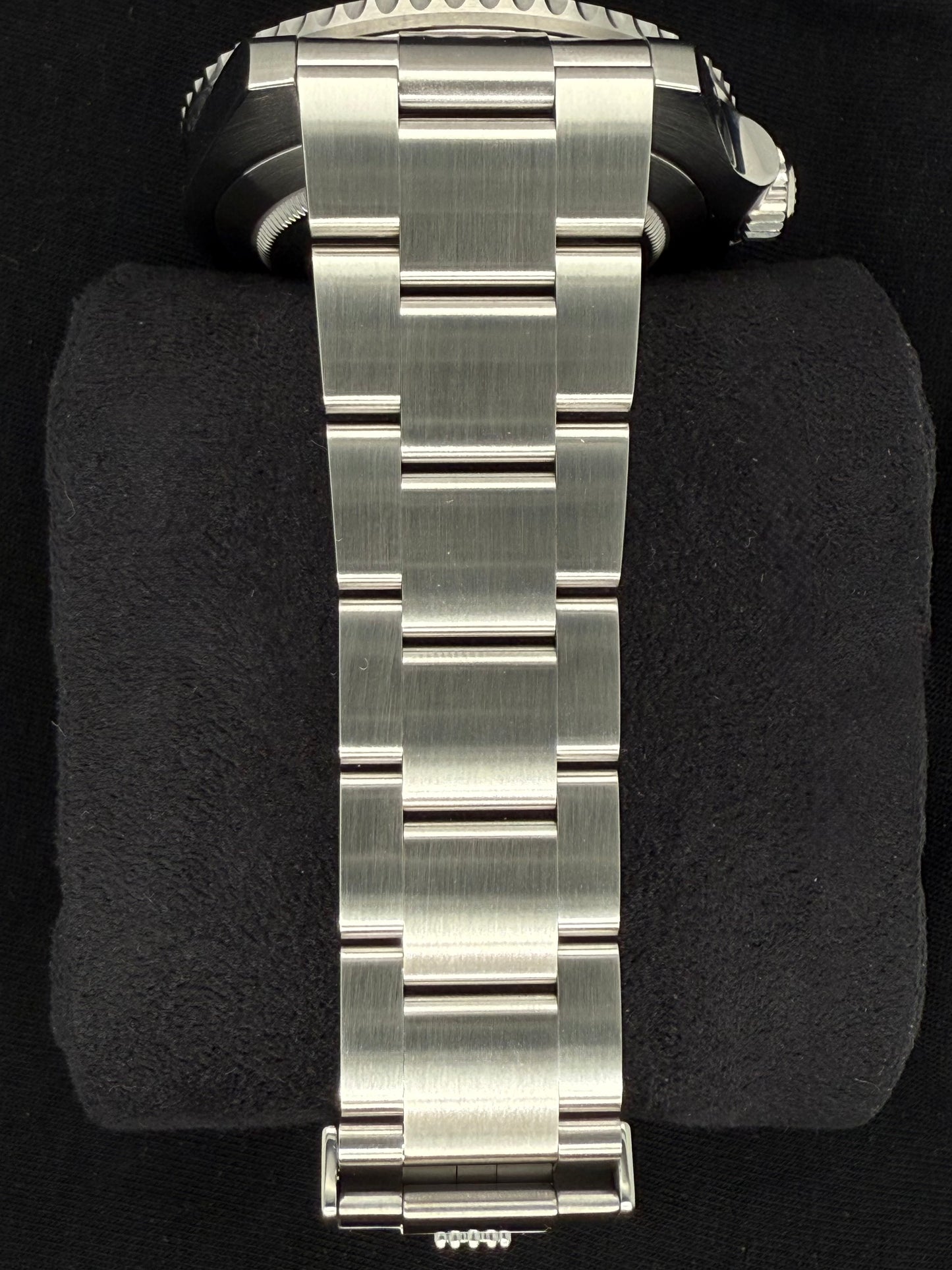 Rolex Submariner (No Date) Stainless Steel Black Dial 124060 bracelet