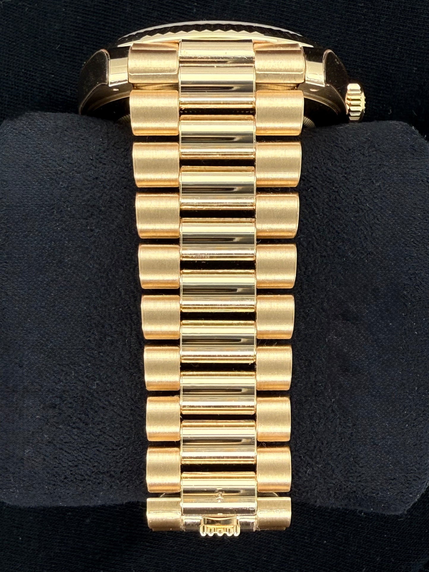ROLEX DAY-DATE 40 YELLOW GOLD Rolex Day Date Yellow gold fluted bezel OMBRÉ GREEN DIAL 228238-0069 Bracelet 2