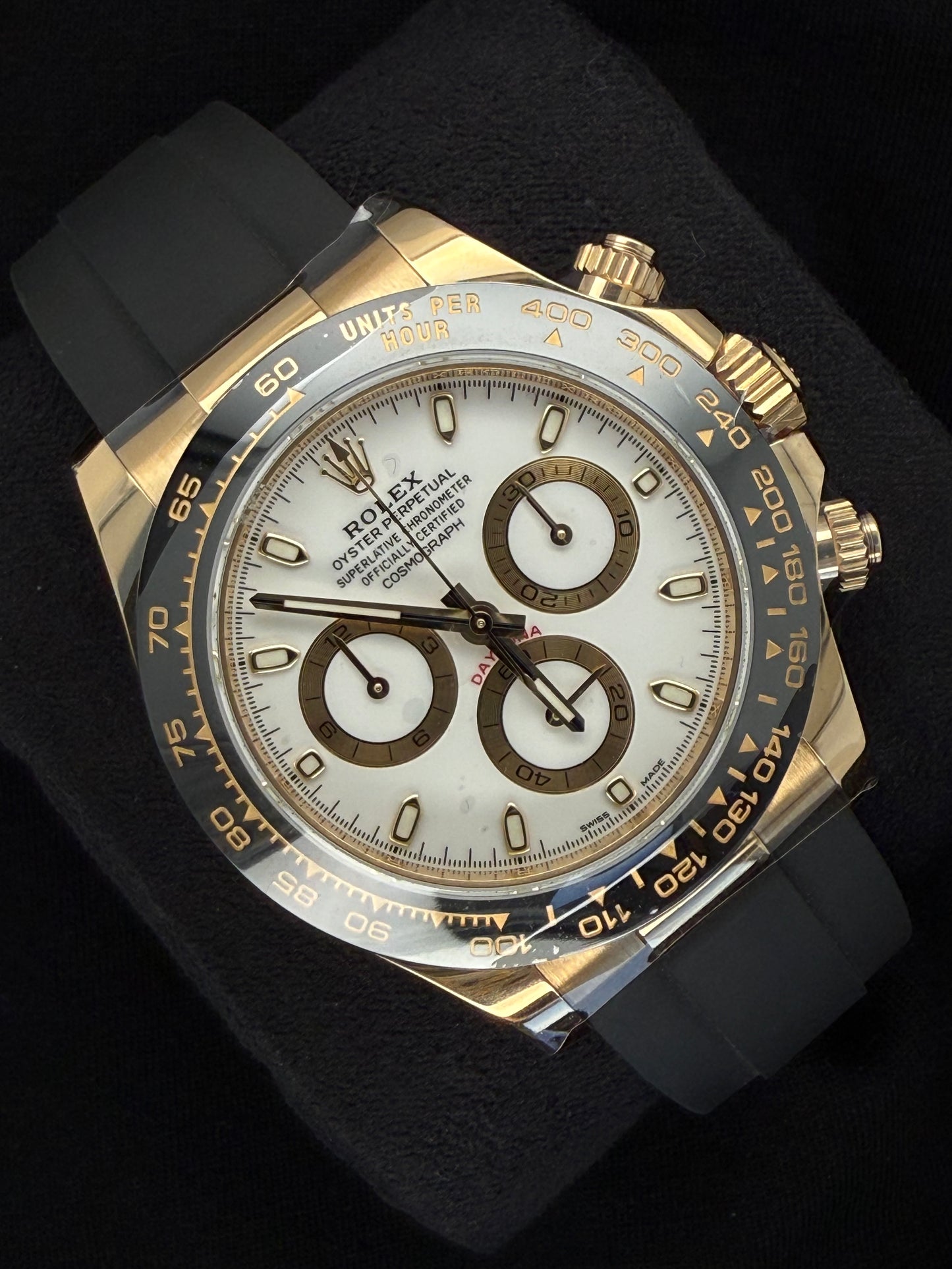 Rolex Daytona White Dial Yellow Gold Oyster Flex 116518LN Front left