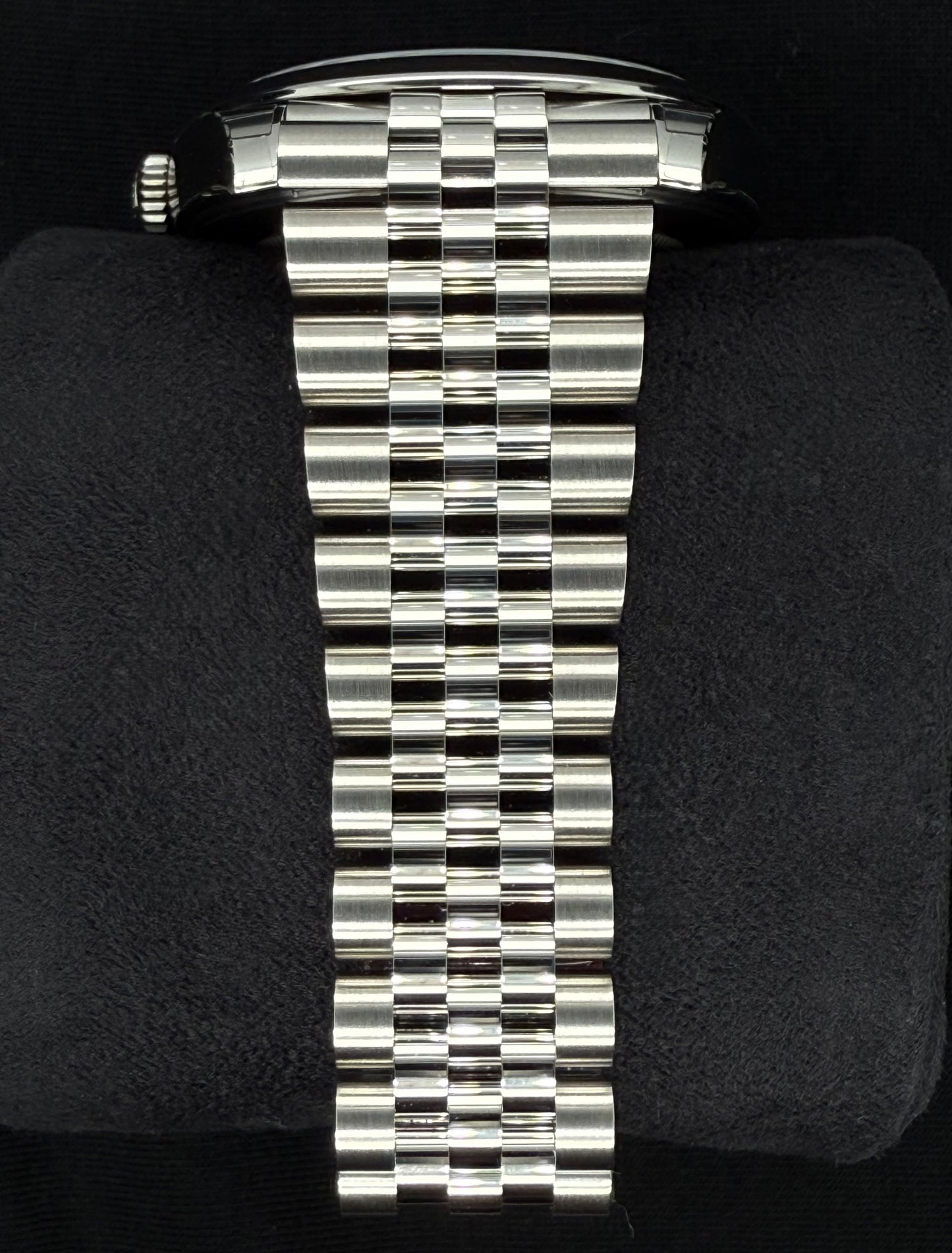 Rolex Datejust 41 Azzurro Blue Roman Dial Fluted Jubilee 126300 bracelet